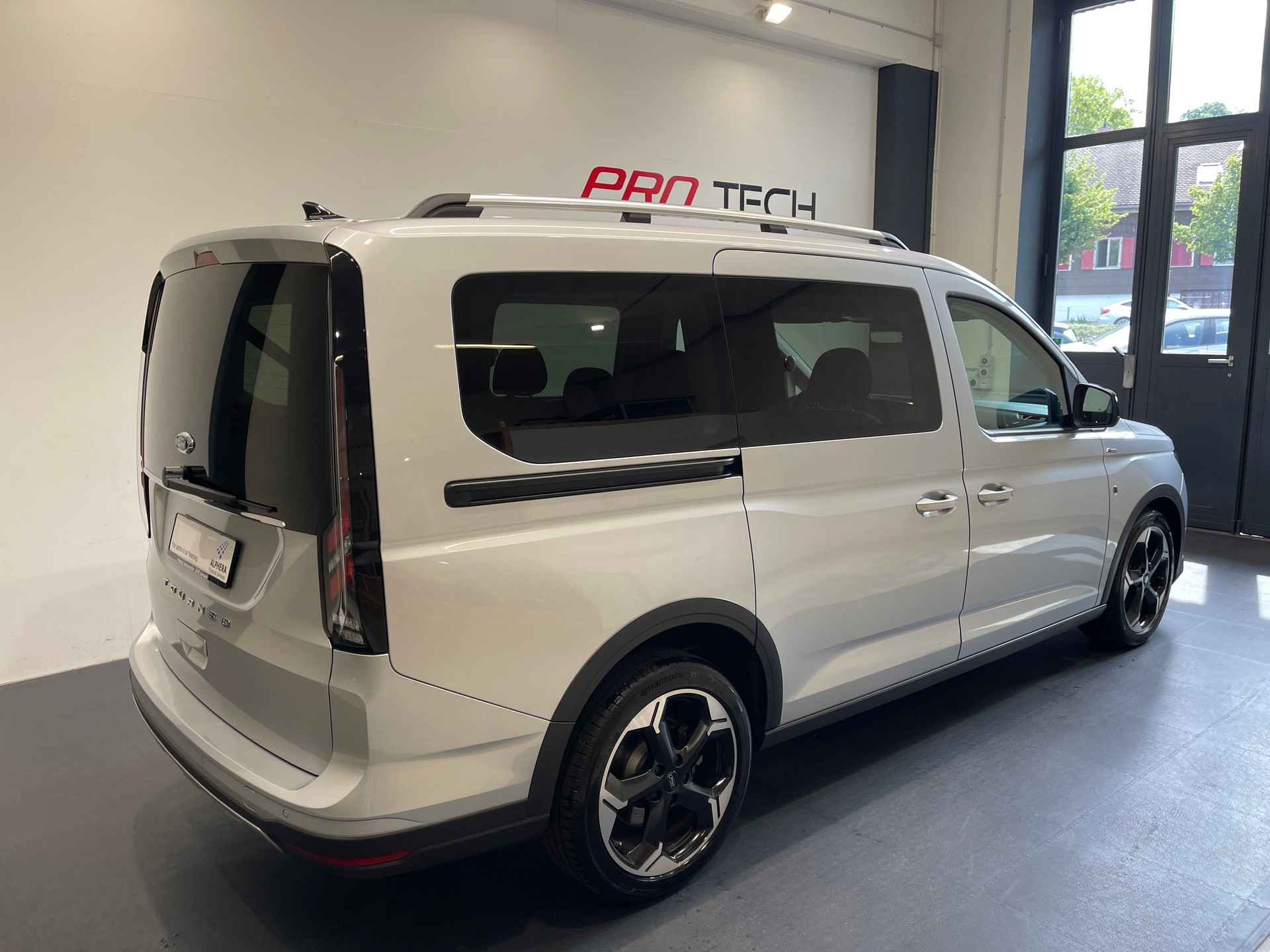 FORD Grand Tourneo Connect 2.0 EcoBlue Active Automat *7 PLATZ*-image-6