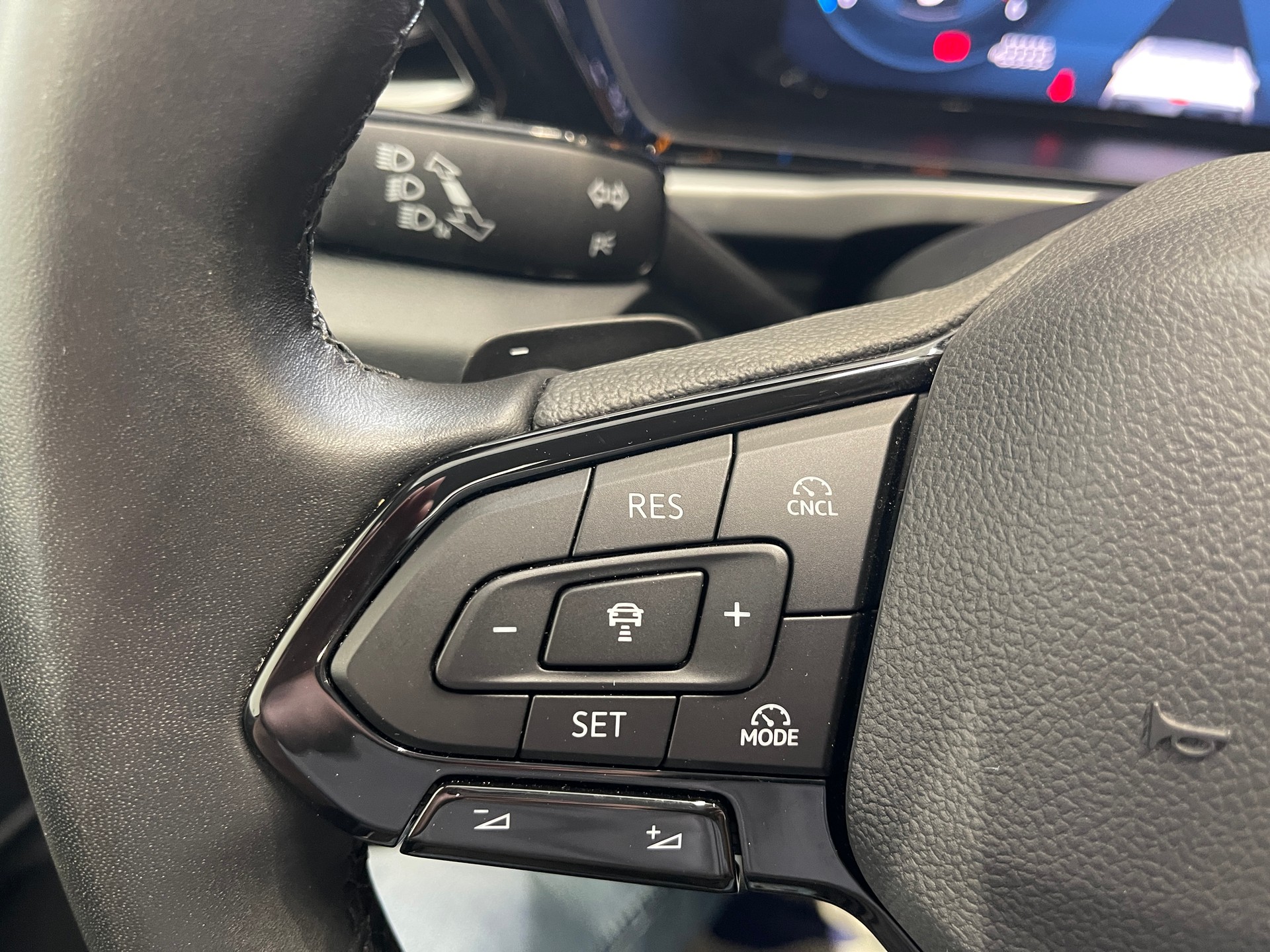 FORD Grand Tourneo Connect 2.0 EcoBlue Active Automat *7 PLATZ*-image-19