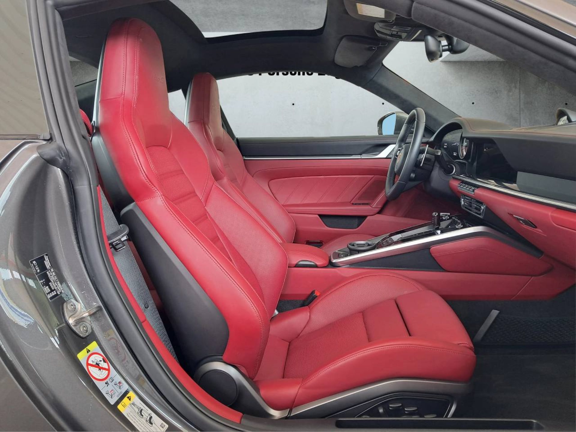 PORSCHE 911 Turbo S-image-14