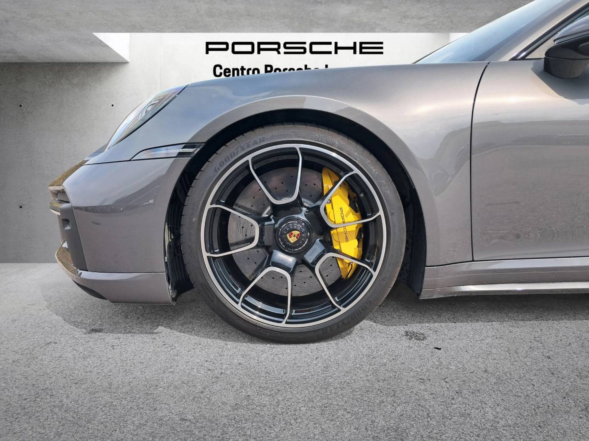 PORSCHE 911 Turbo S-image-11