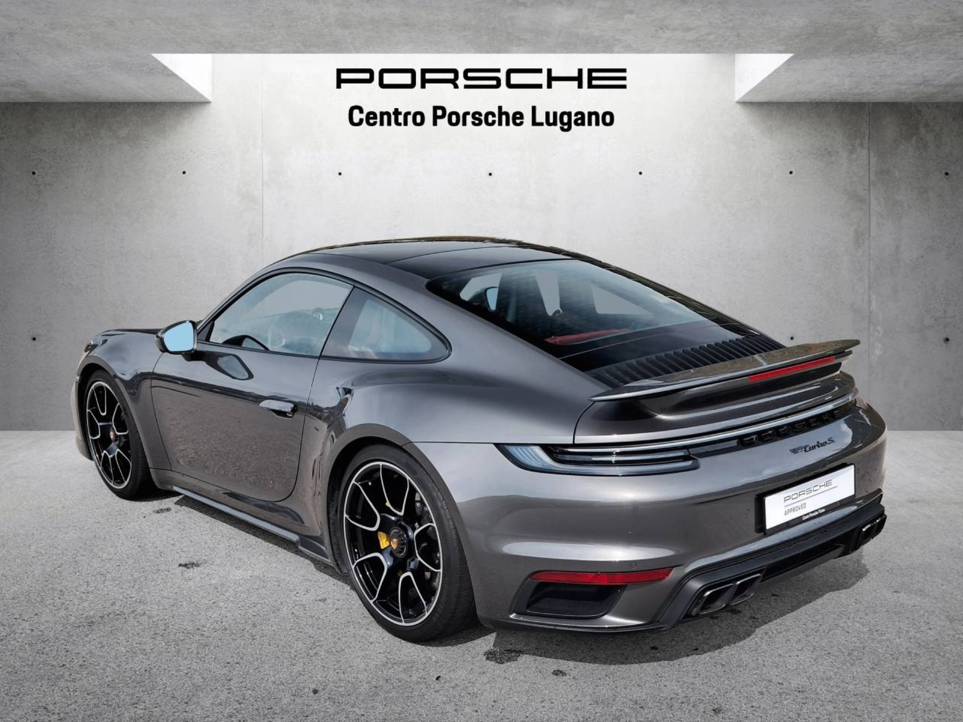 PORSCHE 911 Turbo S-image-6