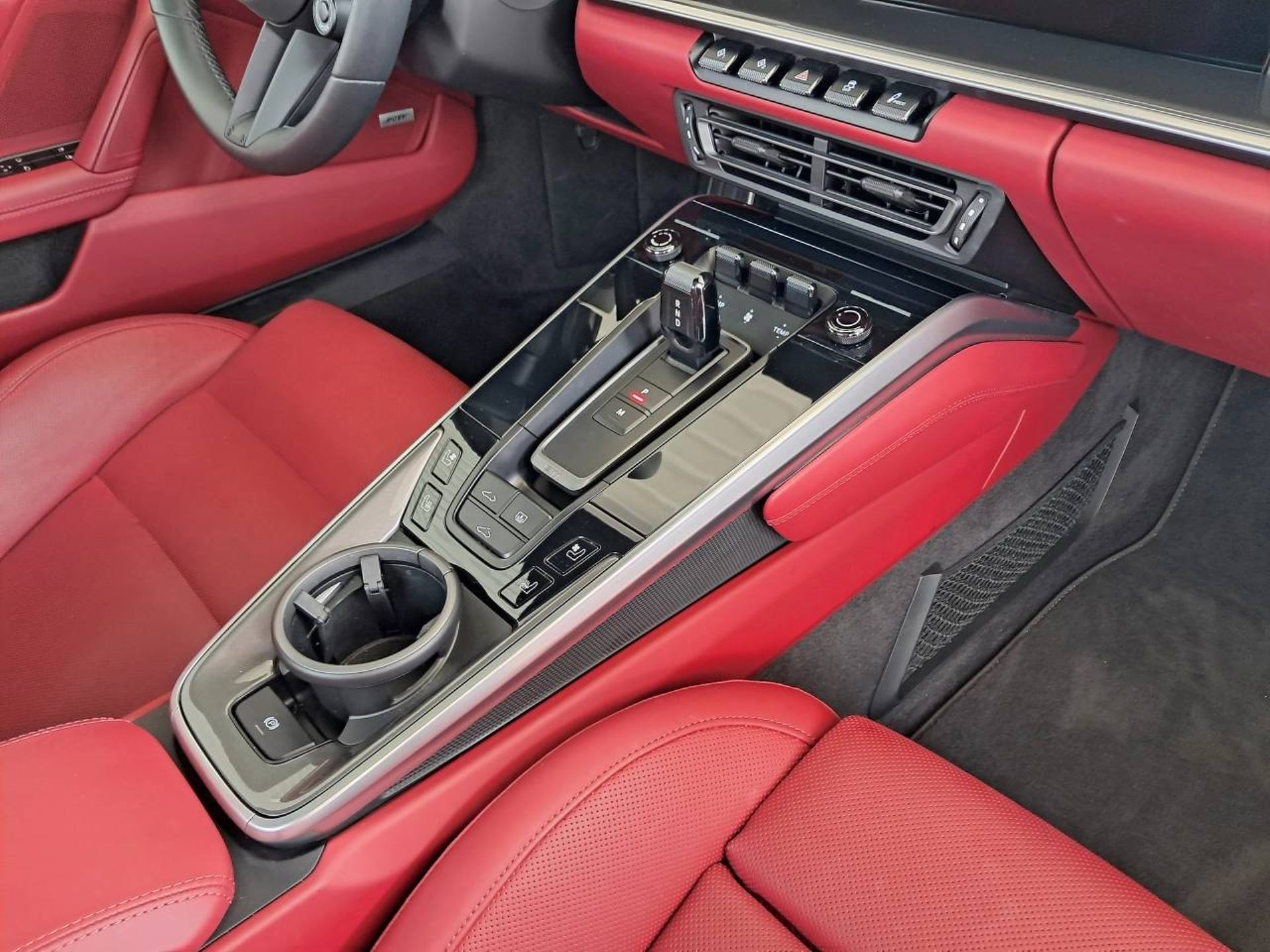 PORSCHE 911 Turbo S-image-18