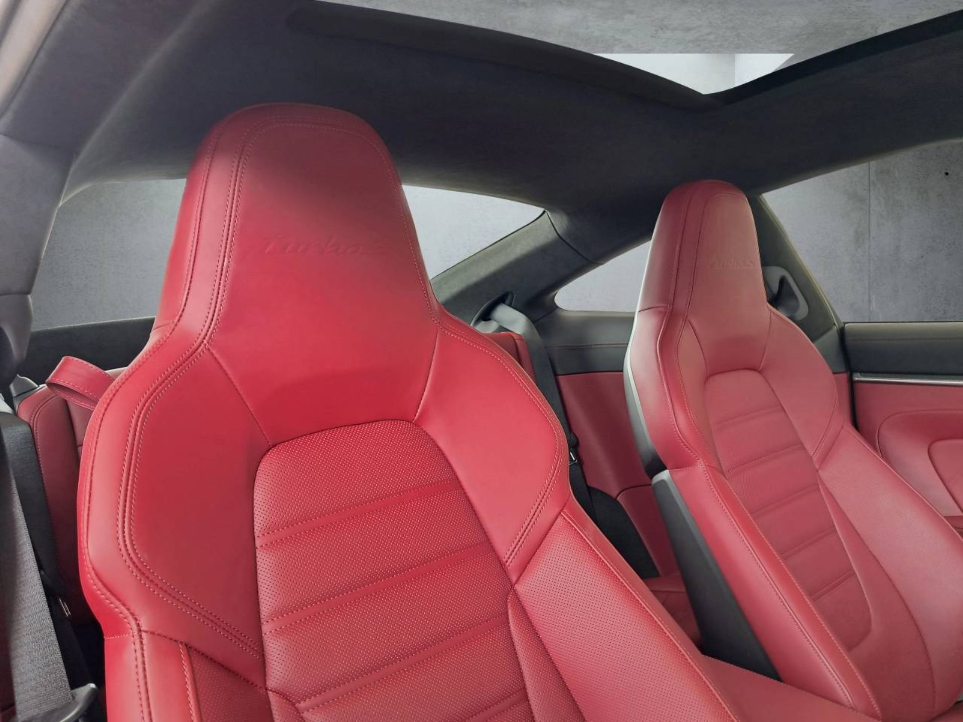 PORSCHE 911 Turbo S-image-25