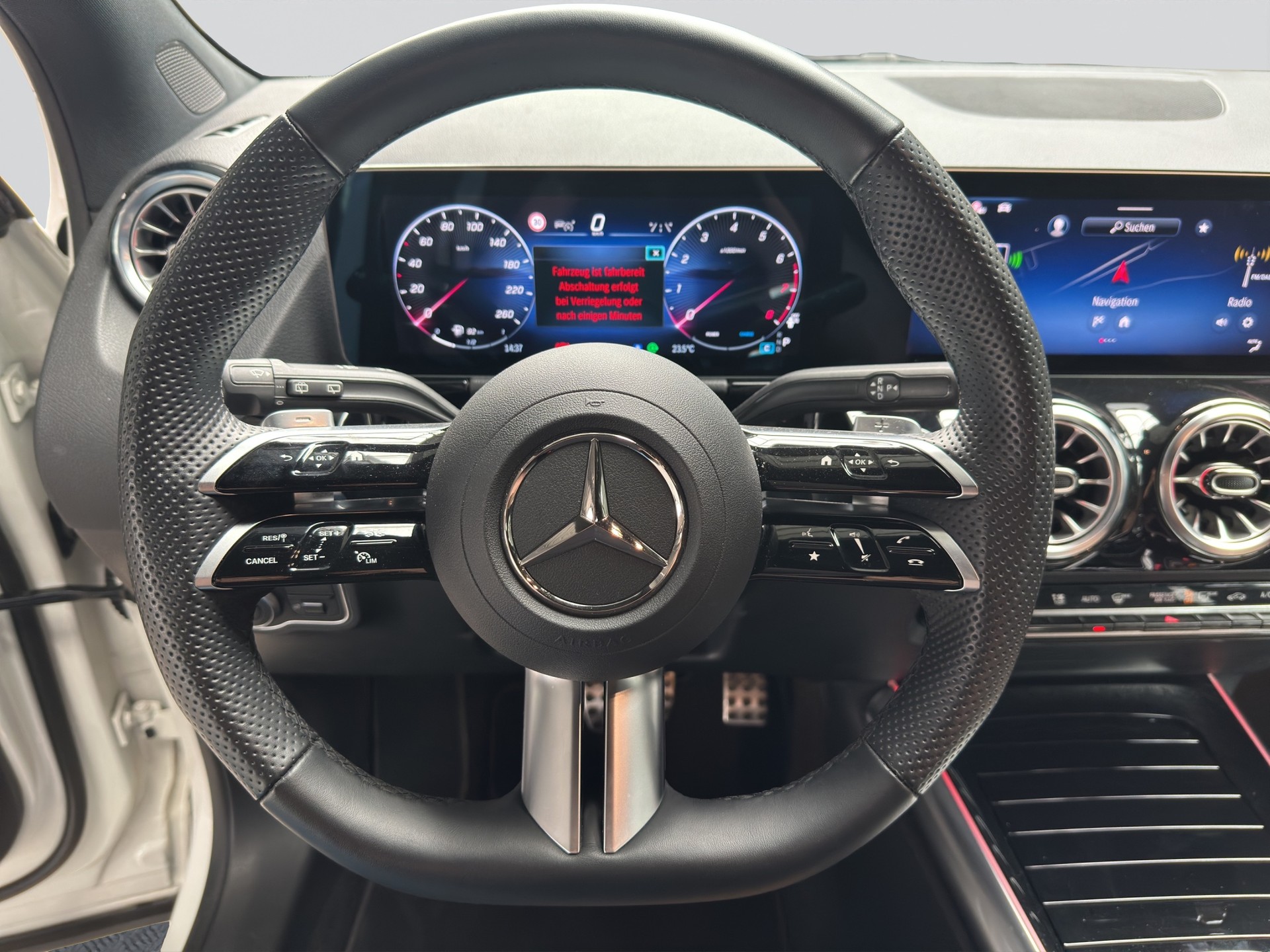 MERCEDES-BENZ GLA 200 7G-DCT AMG Edition Night-image-9