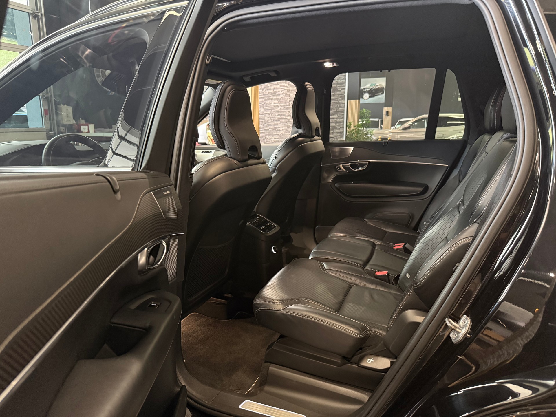 VOLVO XC90 T8 AWD R-Design Geartronic-image-10