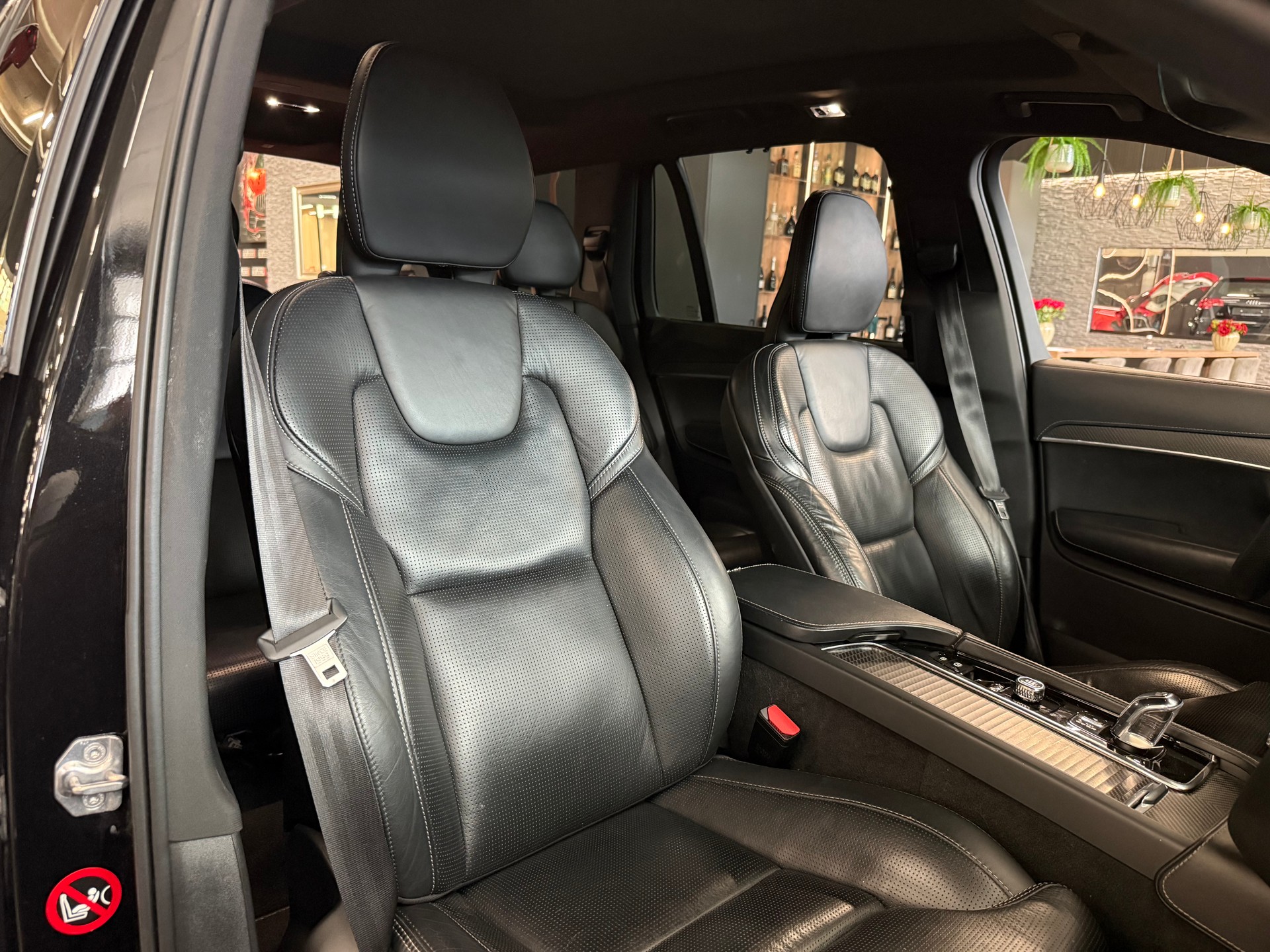 VOLVO XC90 T8 AWD R-Design Geartronic-image-12