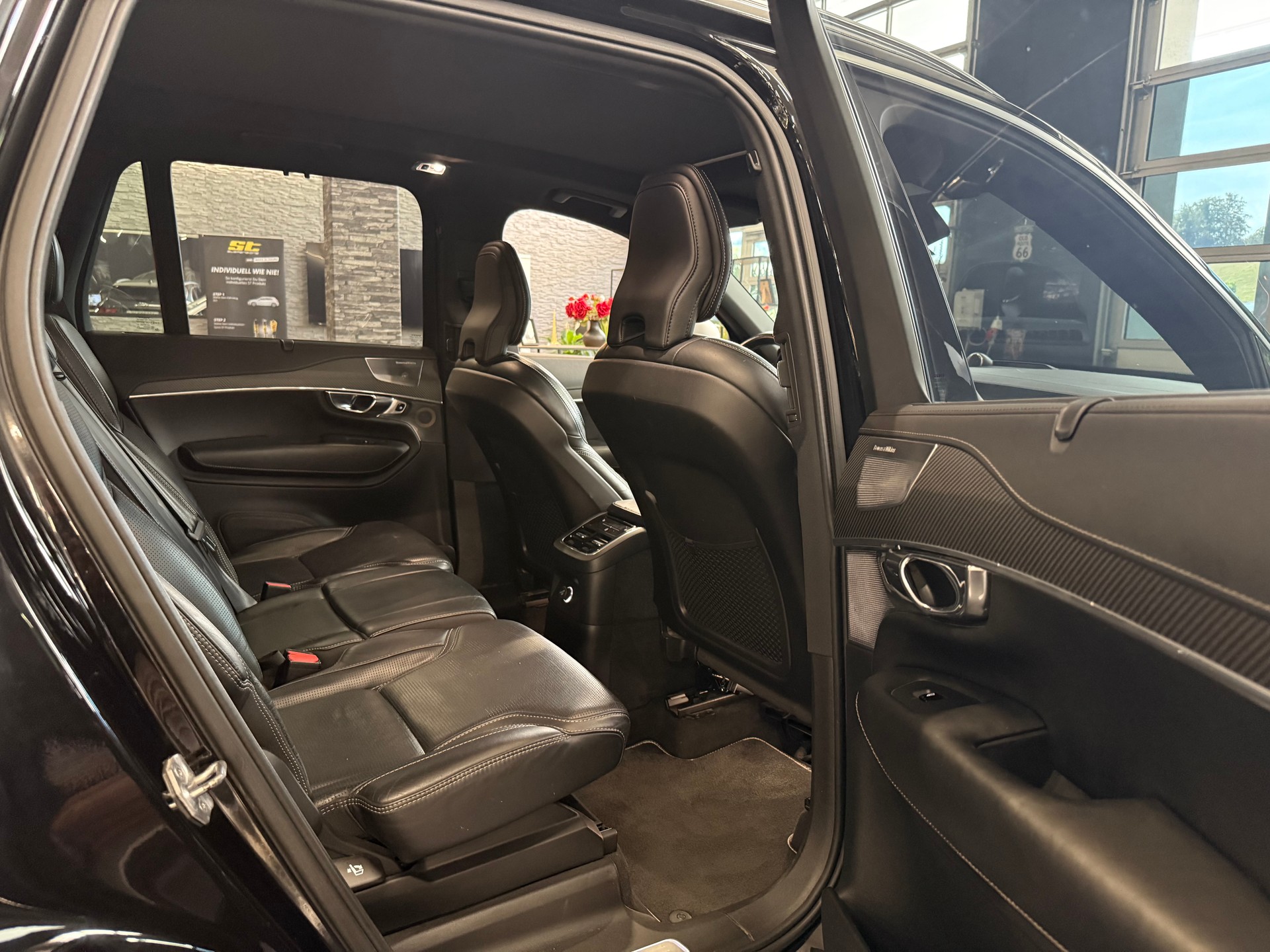 VOLVO XC90 T8 AWD R-Design Geartronic-image-11
