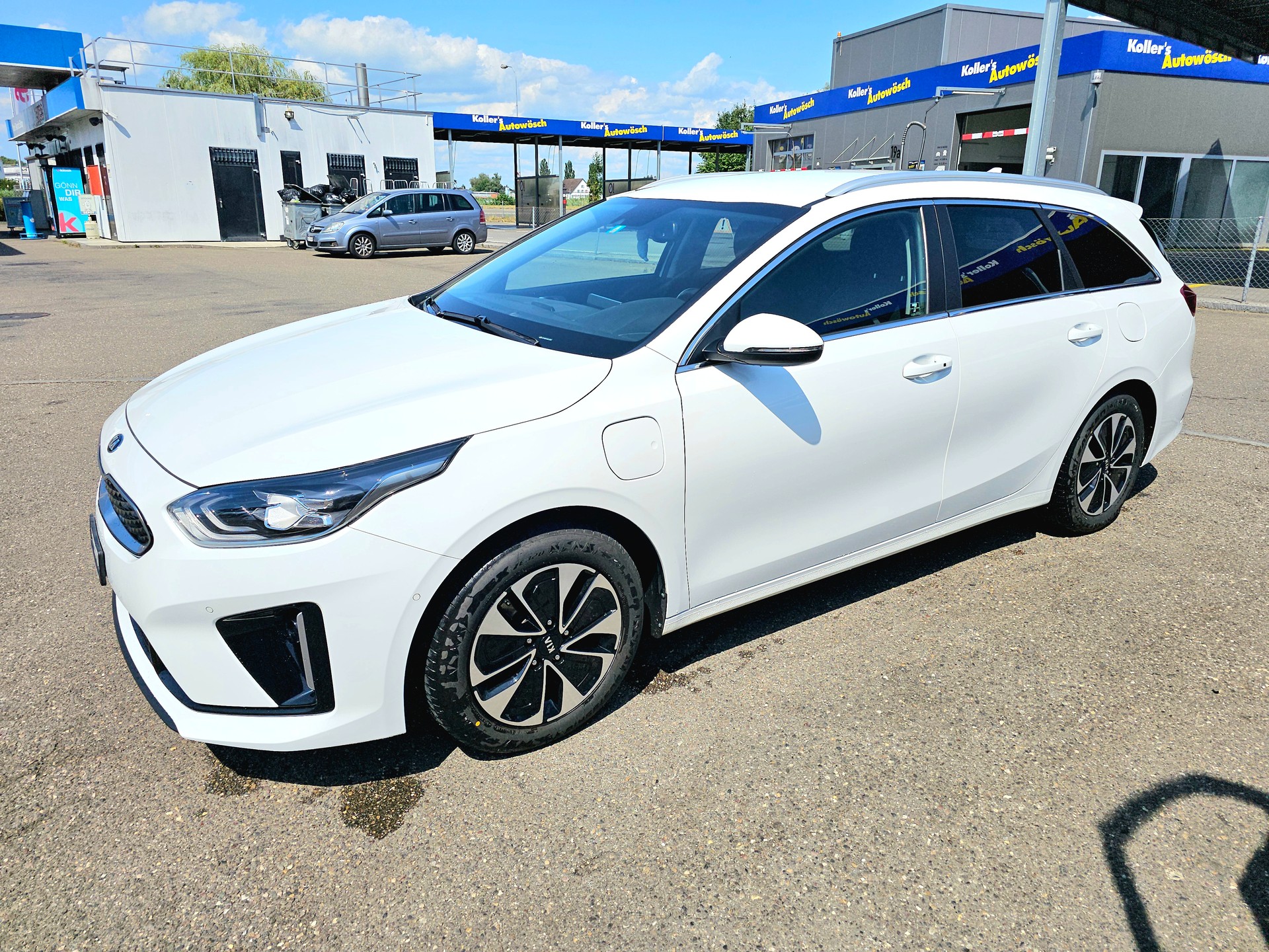 KIA Kia Ceed SW 1.6 GDi Plug-in Hybrid Style Deluxe | AHK | 1. Hand | Service gepflegt-image-0