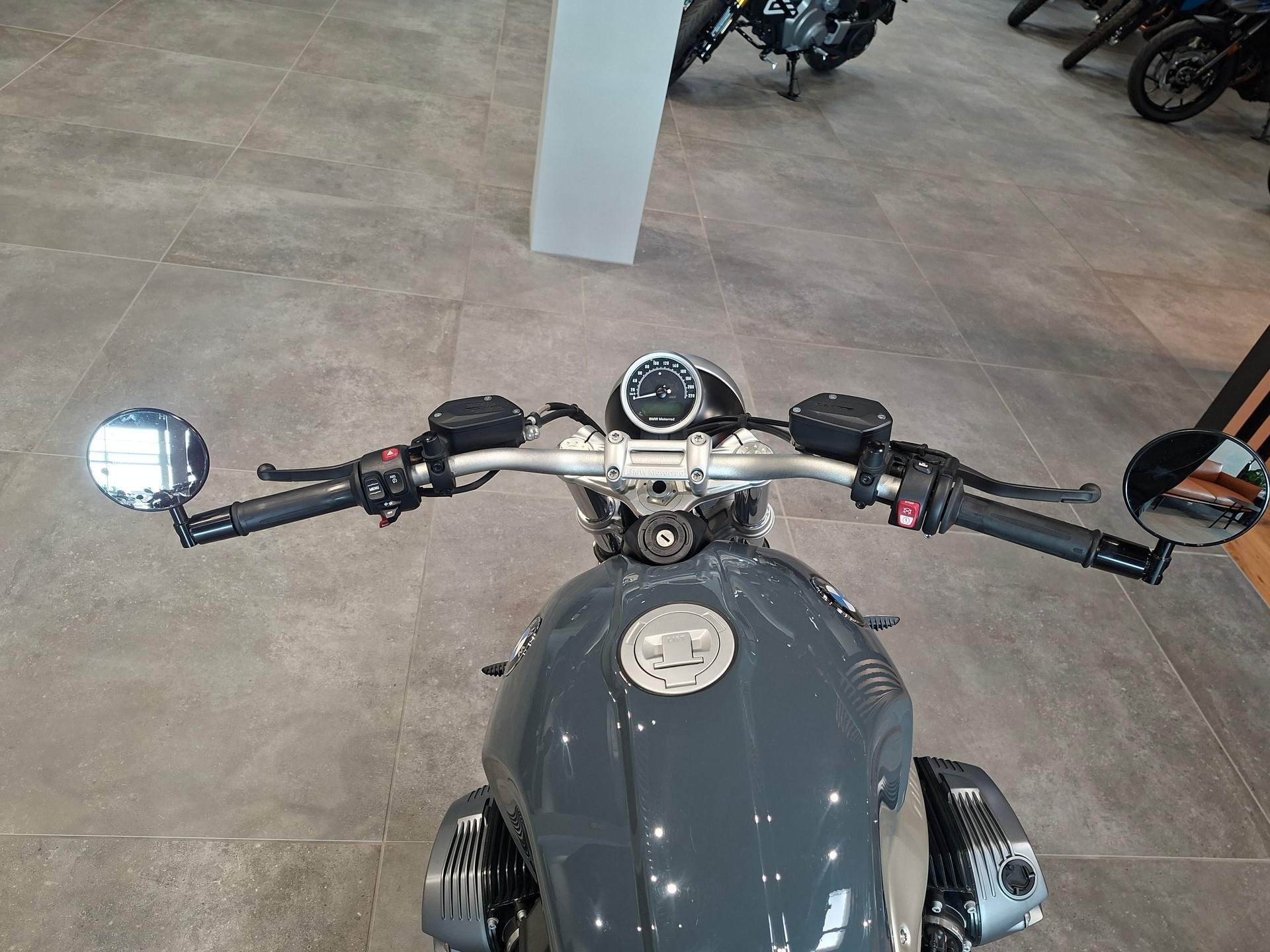 BMW R nineT Pure ABS-image-2