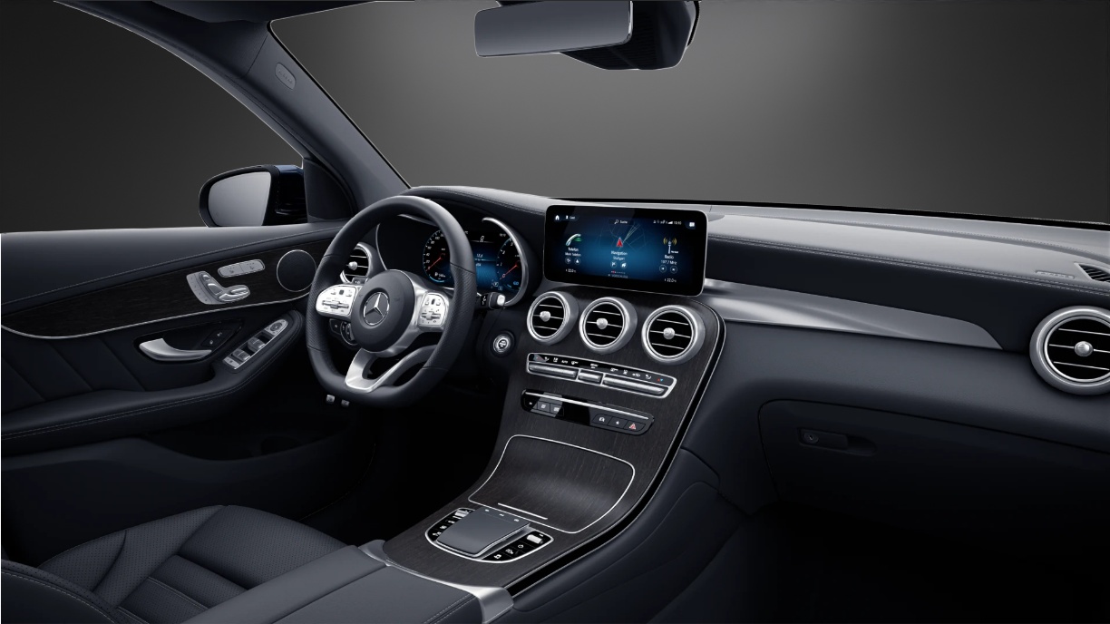 MERCEDES-BENZ GLC 300 e AMG Line 4Matic 9G-Tronic-image-8