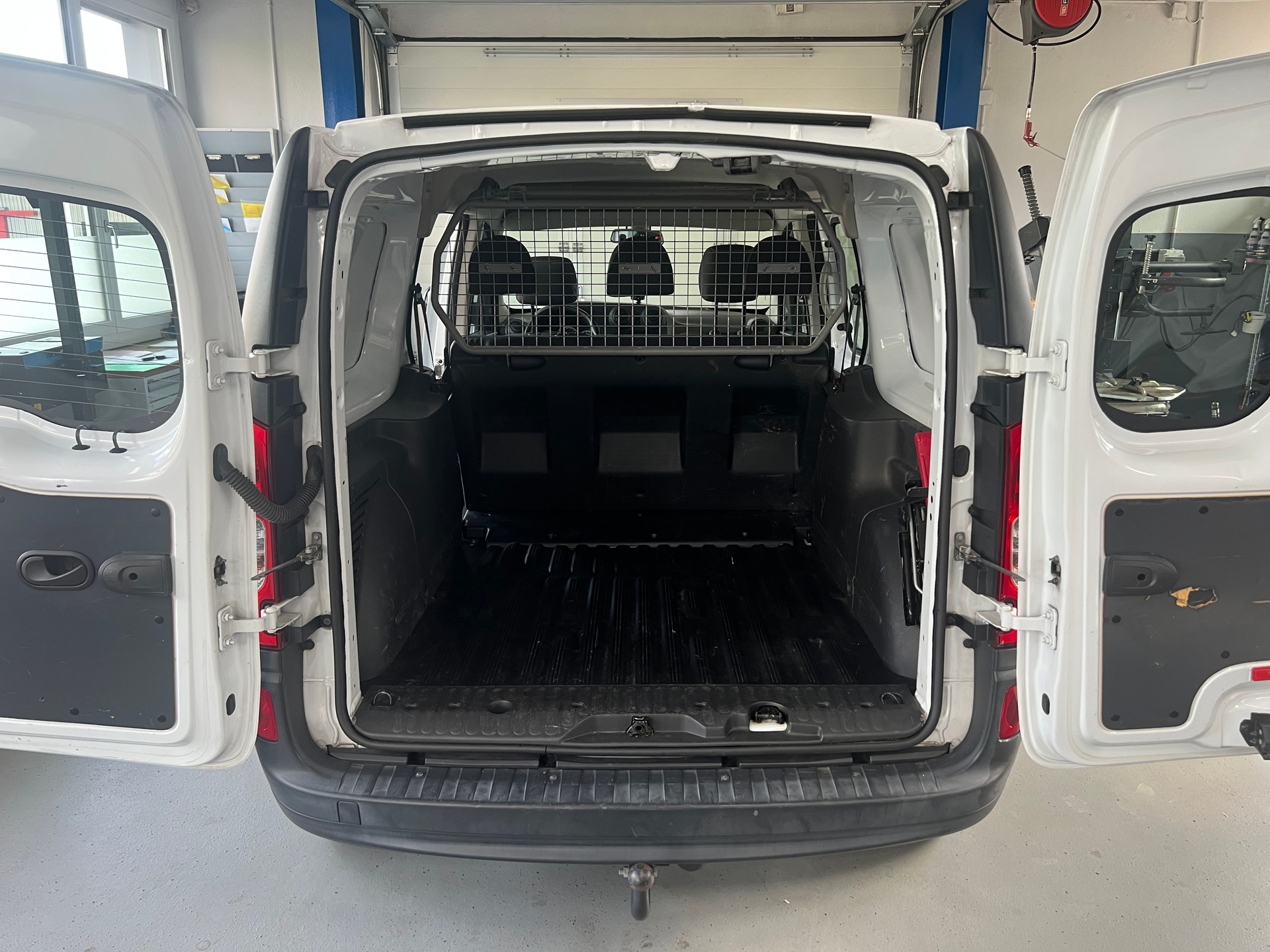 MERCEDES-BENZ Citan 109 CDI 5 Plätzer-image-10