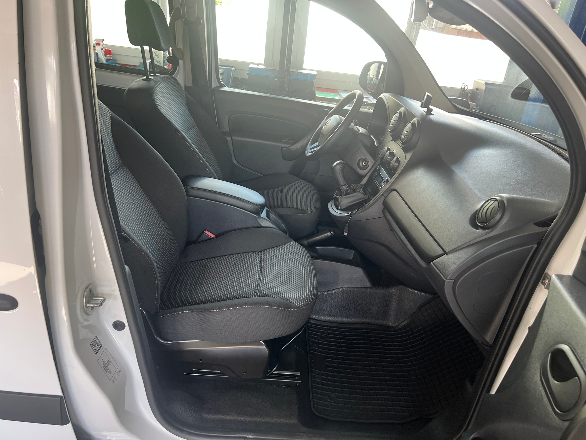MERCEDES-BENZ Citan 109 CDI 5 Plätzer-image-7