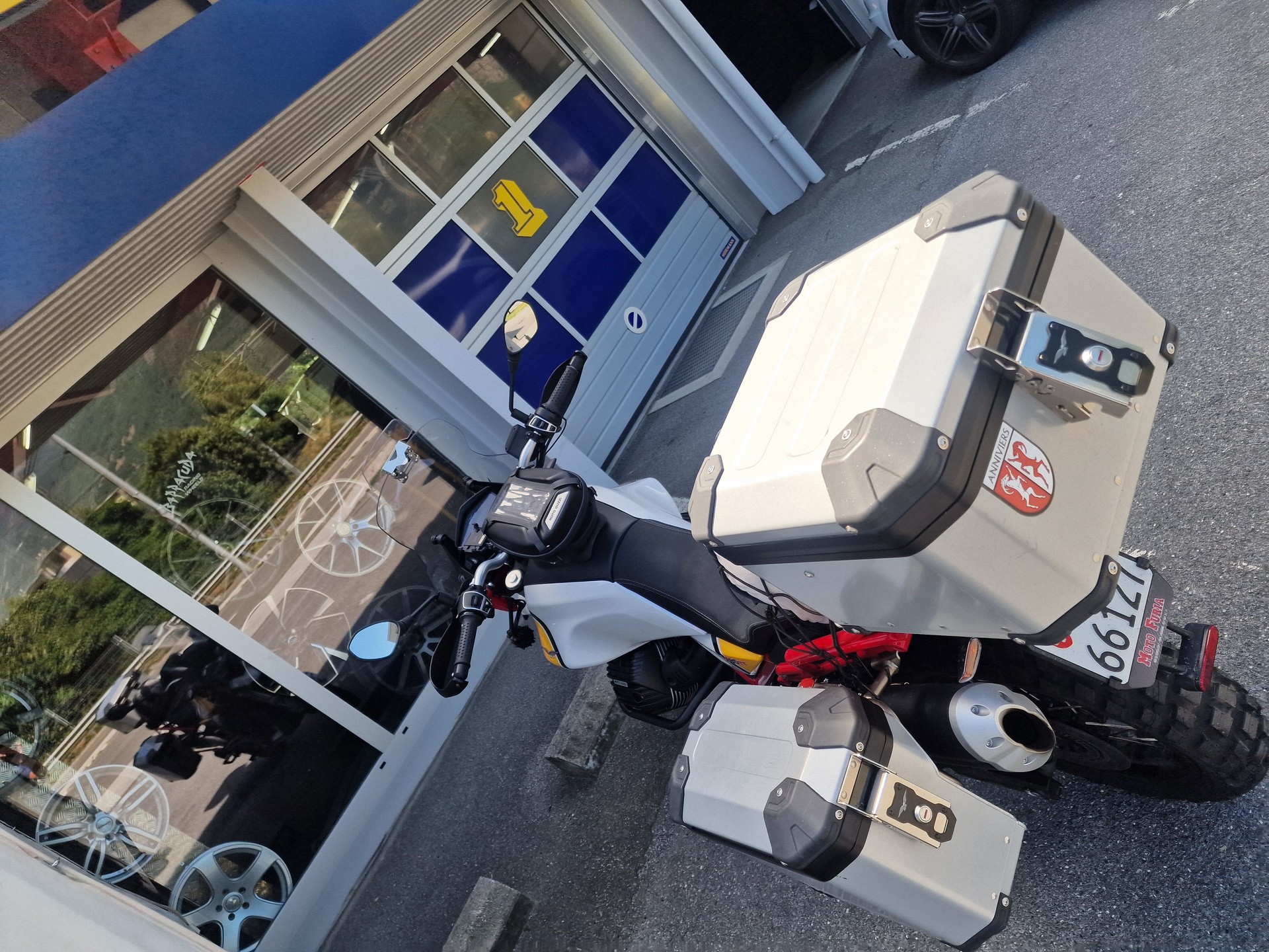 MOTO GUZZI ZGUKWA007KMO01068-image-2