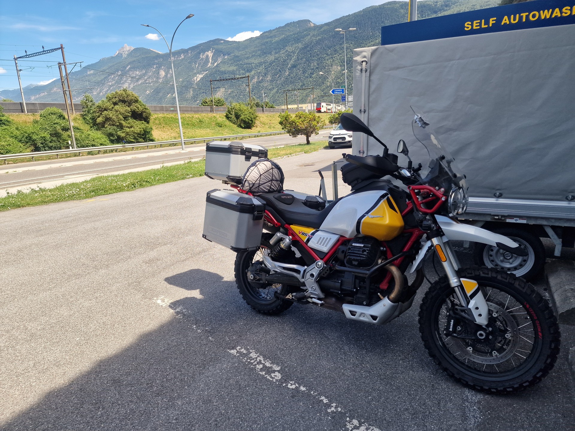 MOTO GUZZI ZGUKWA007KMO01068-image-0