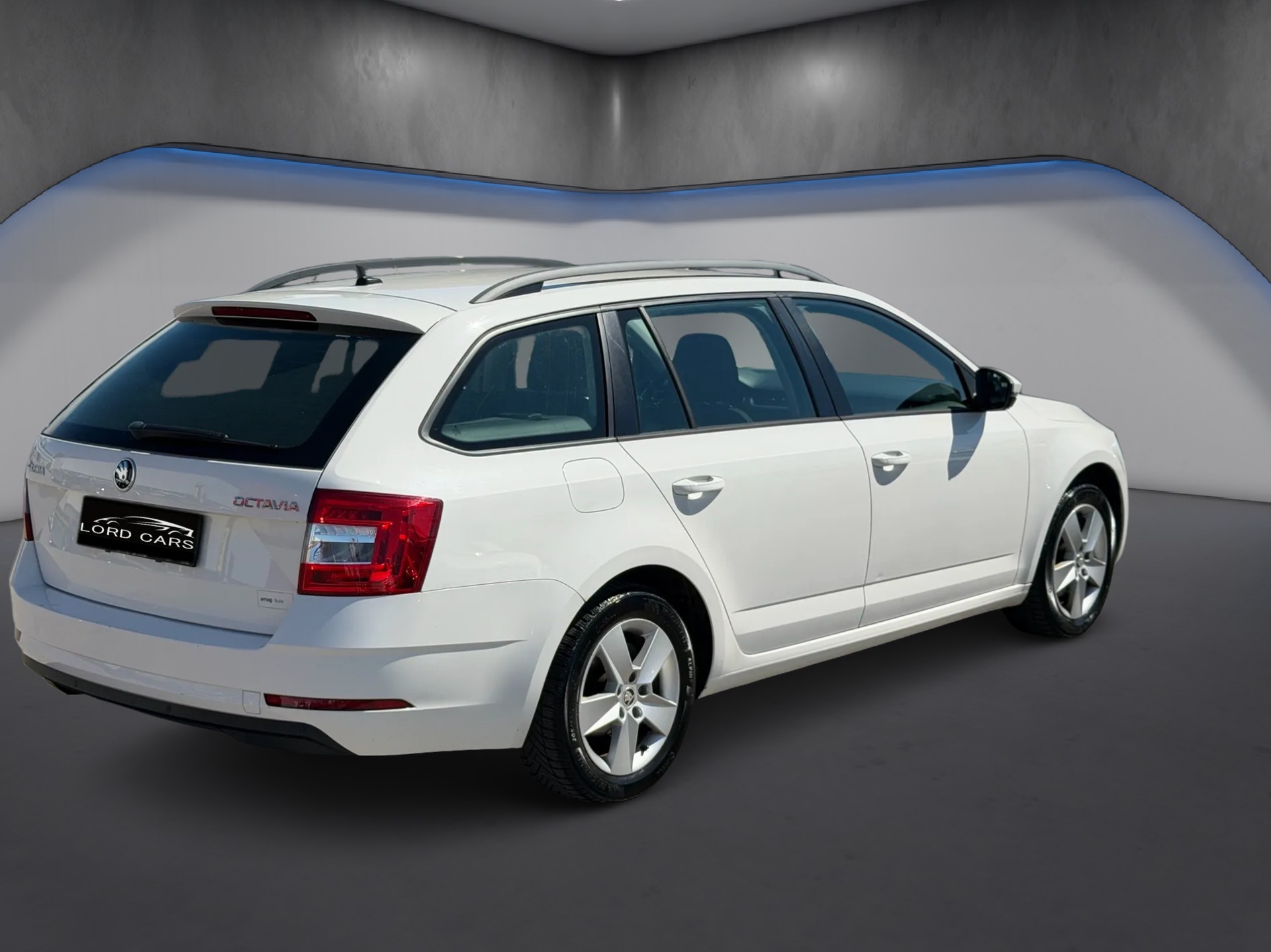SKODA Octavia Combi 2.0 TDI Ambition DSG-showroom-element-3