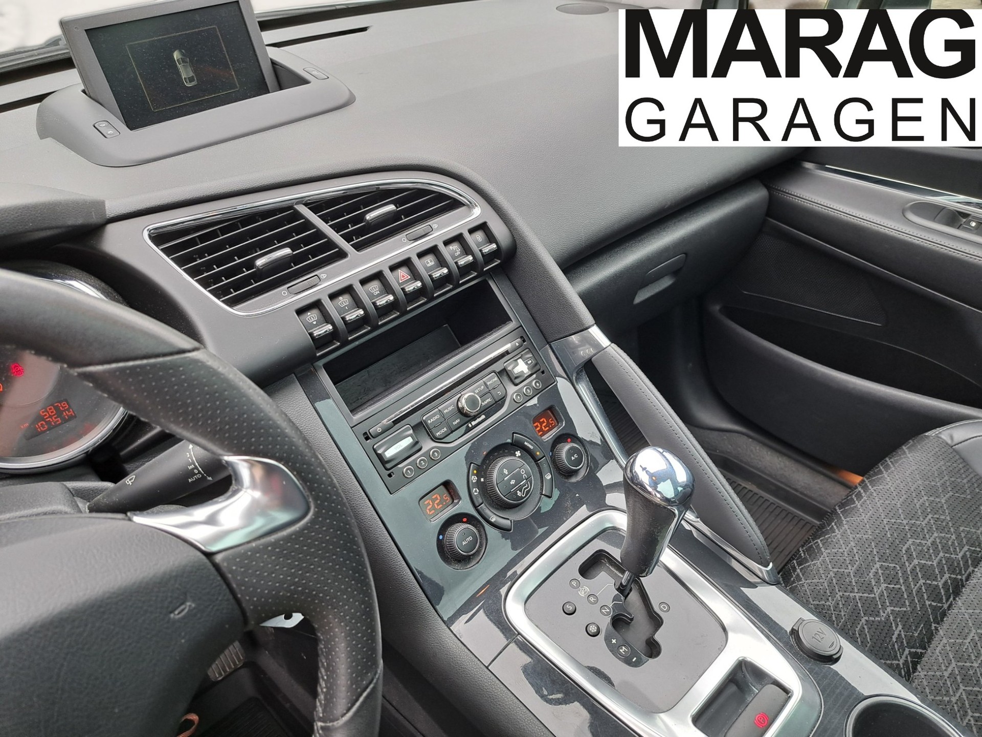 PEUGEOT 3008 1.6 16V T Allure Tiptronic-image-12