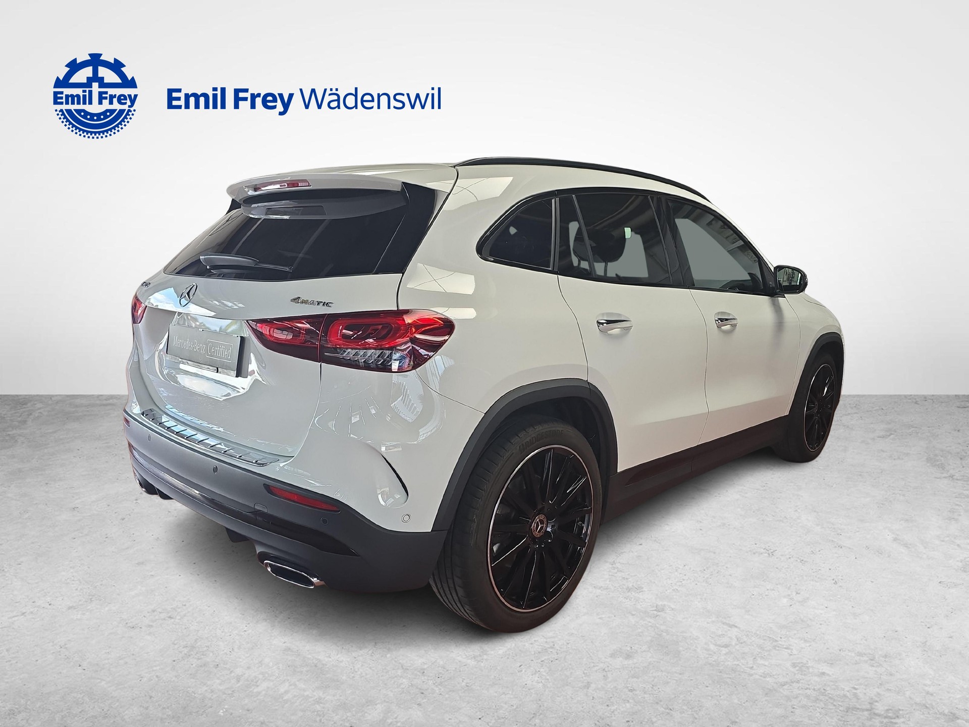 MERCEDES-BENZ GLA 250 4MATIC AMG Line-showroom-element-3