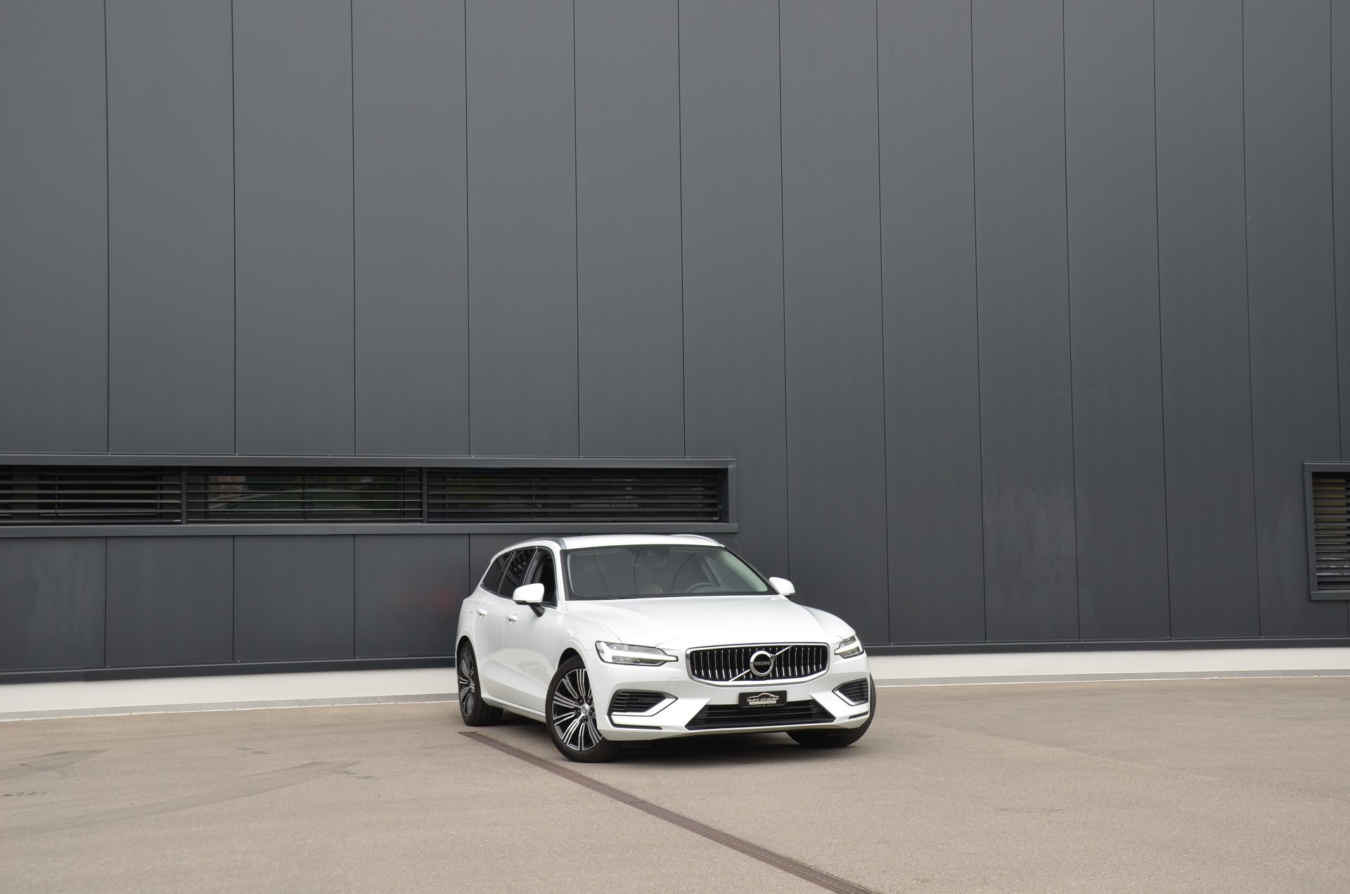VOLVO V60 T6 eAWD Twin Engine Inscription Geartronic-image-6