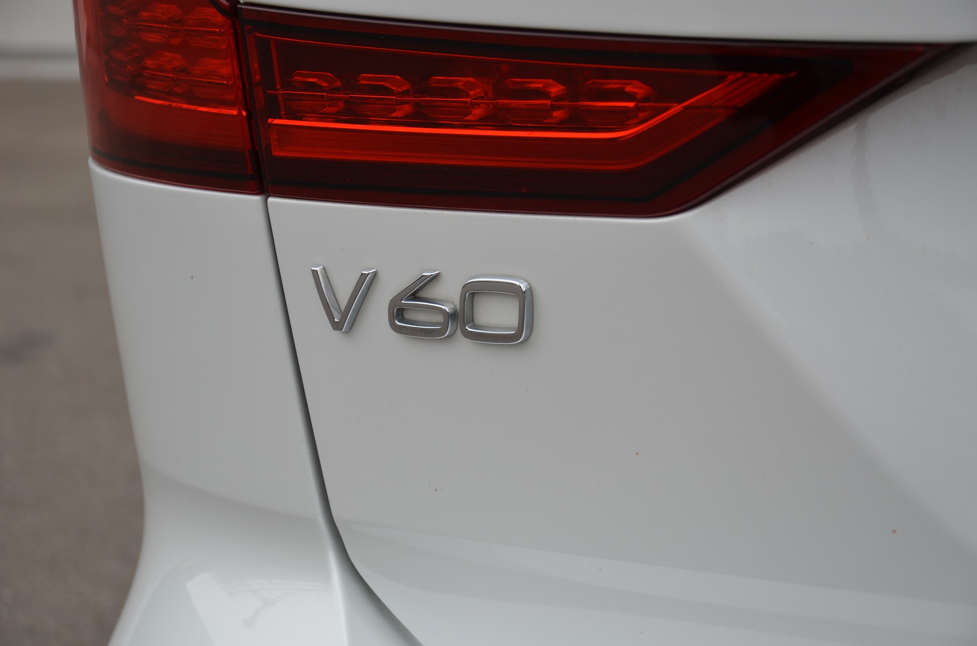 VOLVO V60 T6 eAWD Twin Engine Inscription Geartronic-image-11