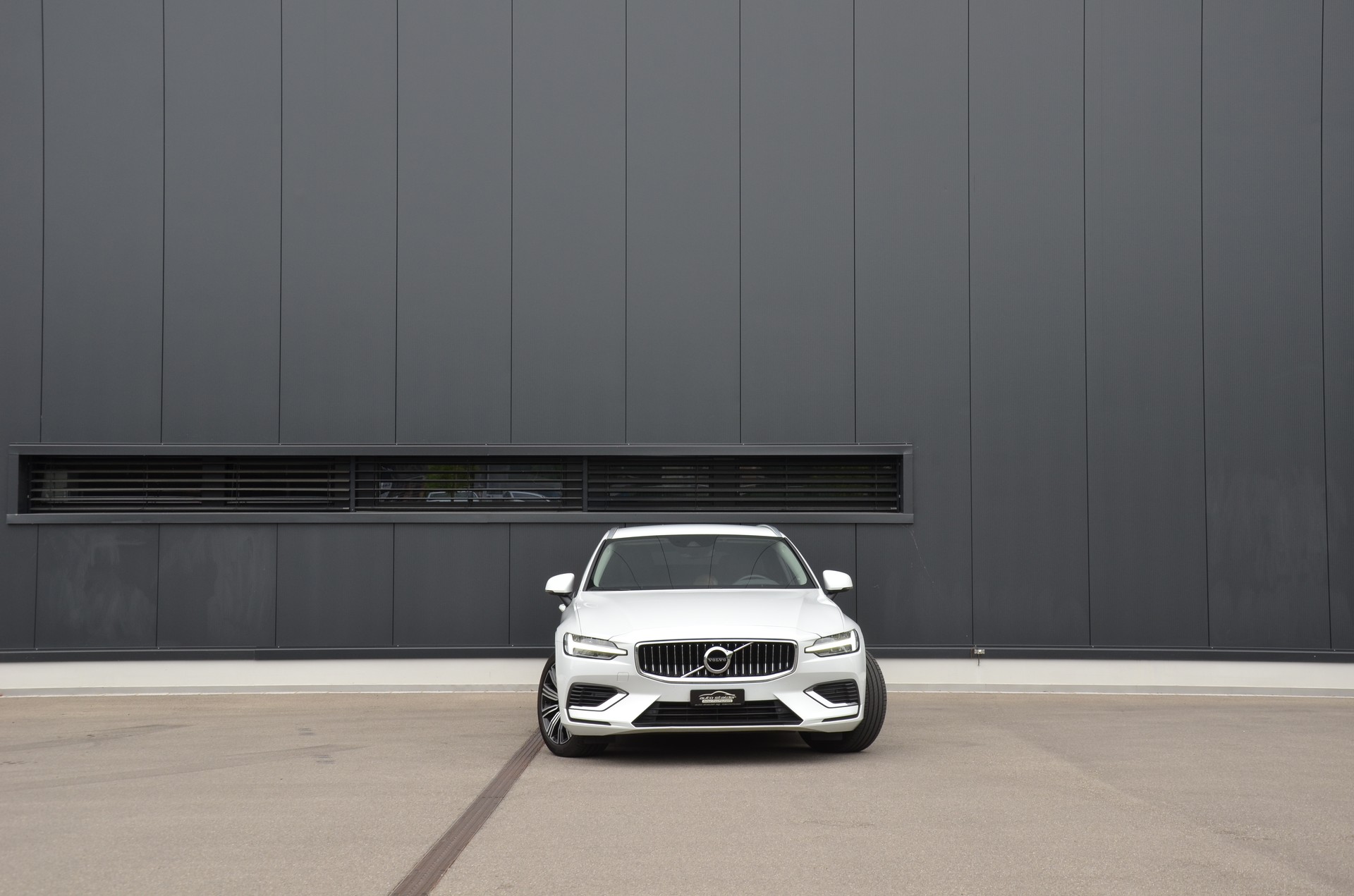 VOLVO V60 T6 eAWD Twin Engine Inscription Geartronic-image-5
