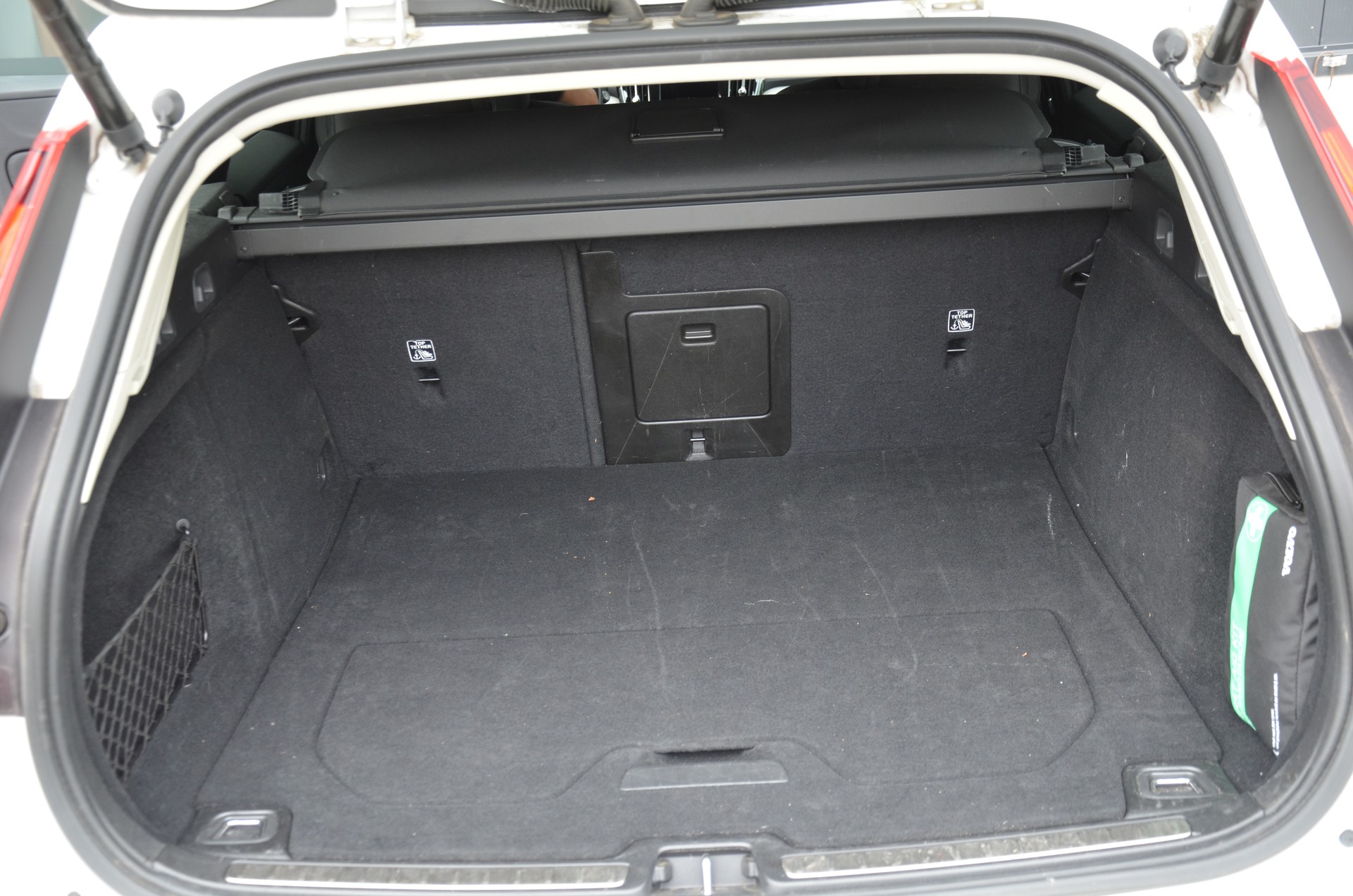 VOLVO V60 T6 eAWD Twin Engine Inscription Geartronic-image-8