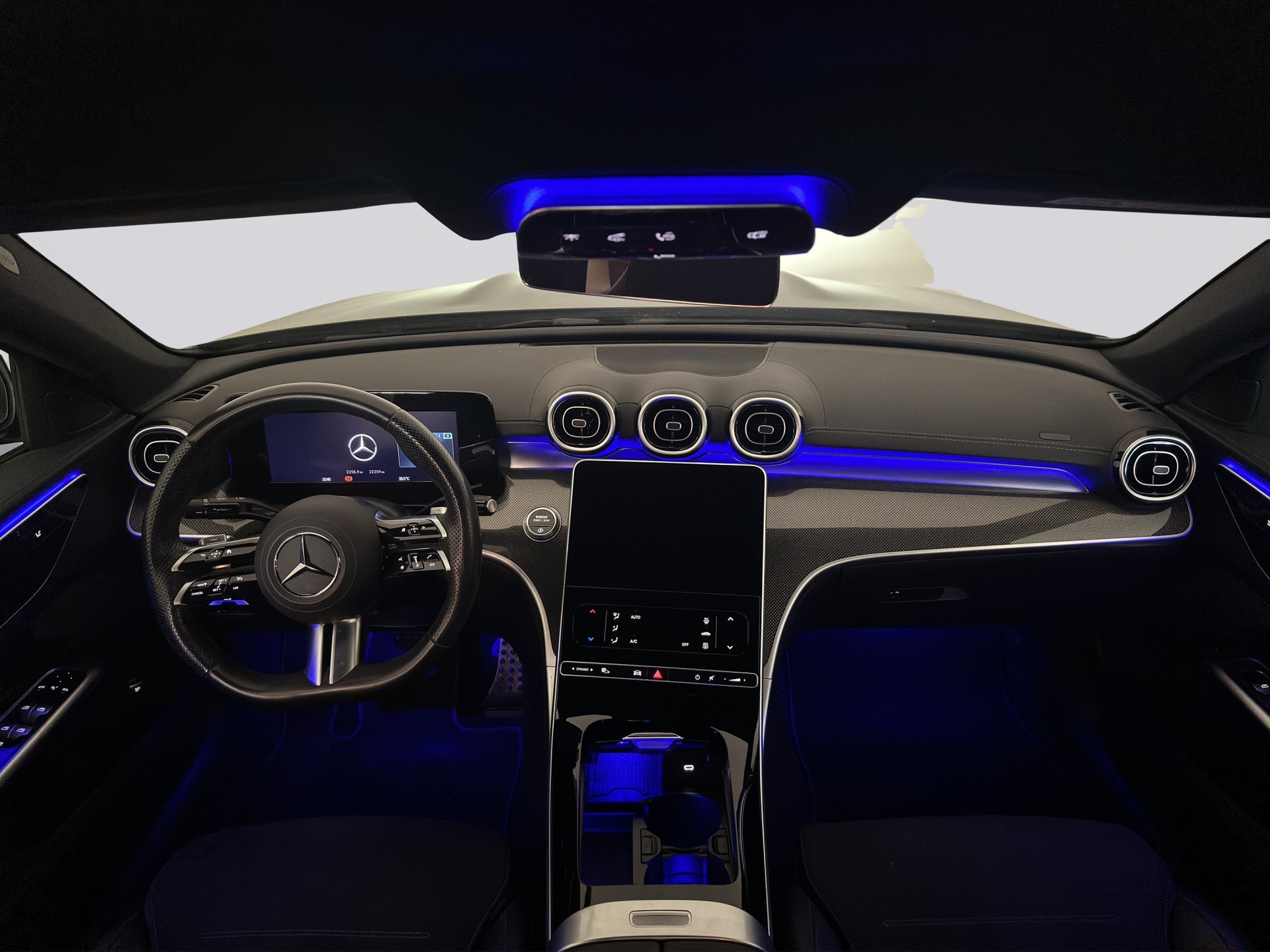 MERCEDES-BENZ C 200 AMG Line 4Matic Night-image-15