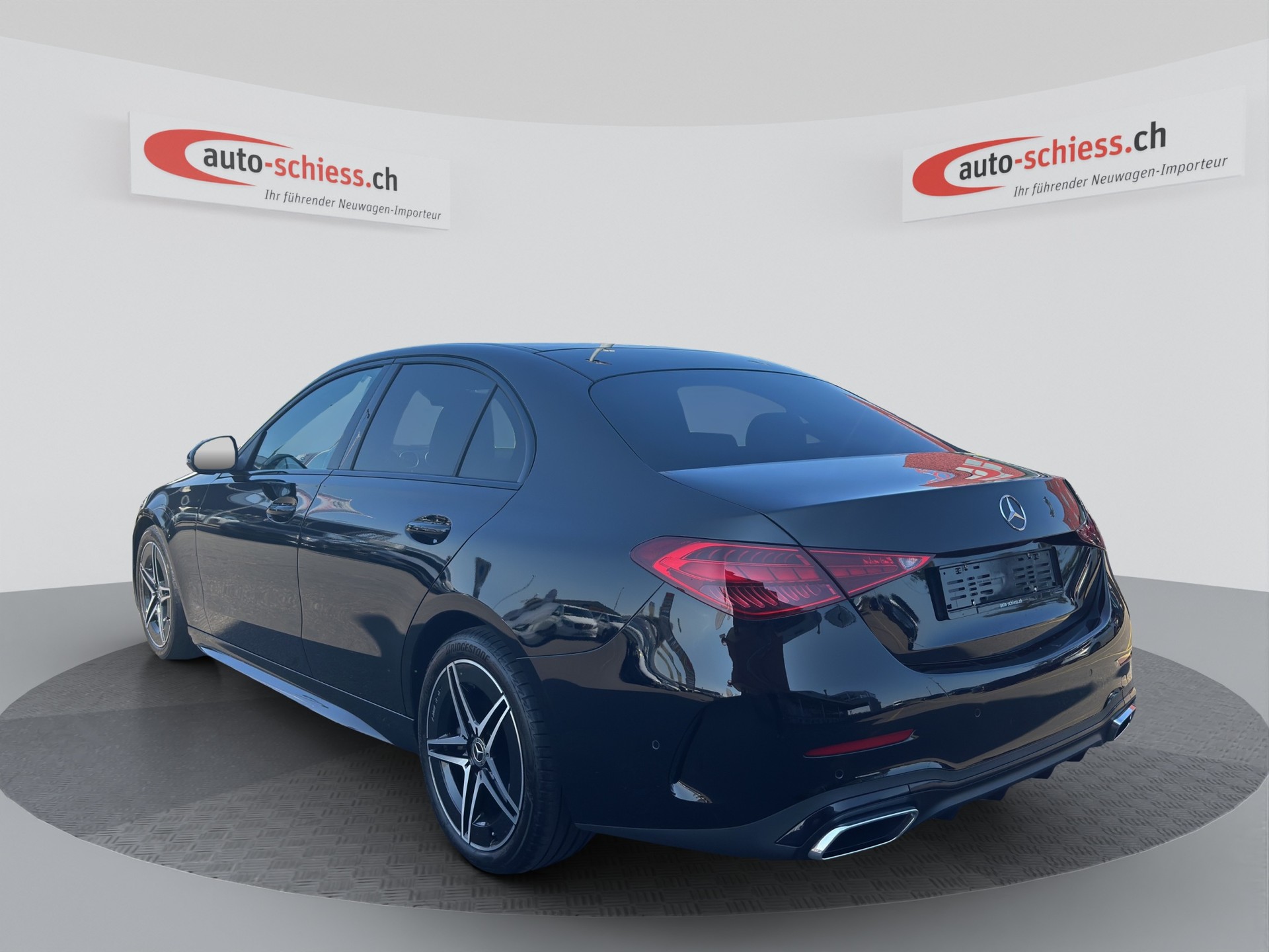 MERCEDES-BENZ C 200 AMG Line 4Matic Night-showroom-element-2
