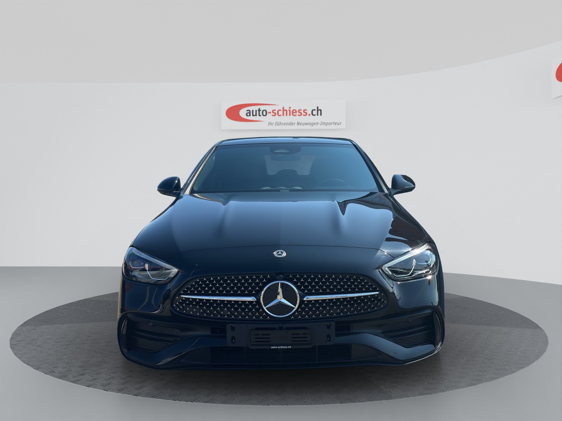 MERCEDES-BENZ C 200 AMG Line 4Matic Night-showroom-element-1