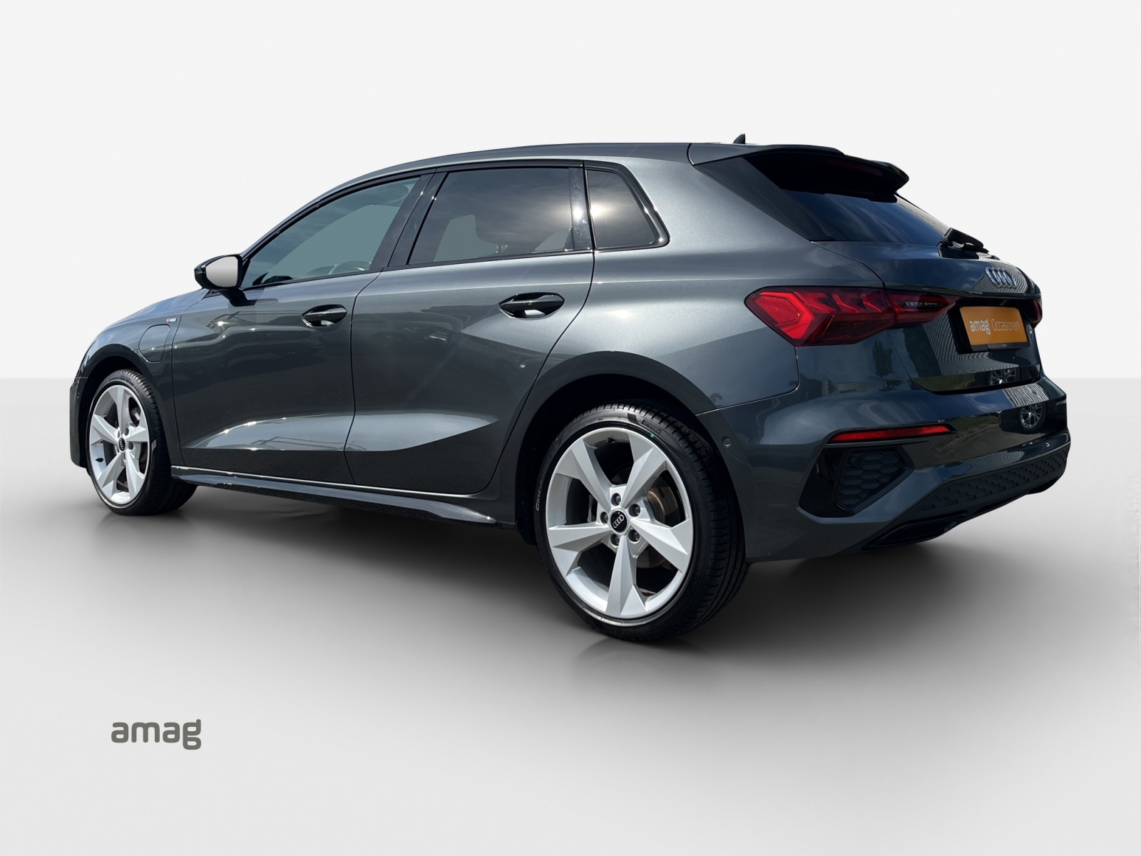 AUDI A3 Sportback 40 TFSI e S line Attraction S-tronic-image-2