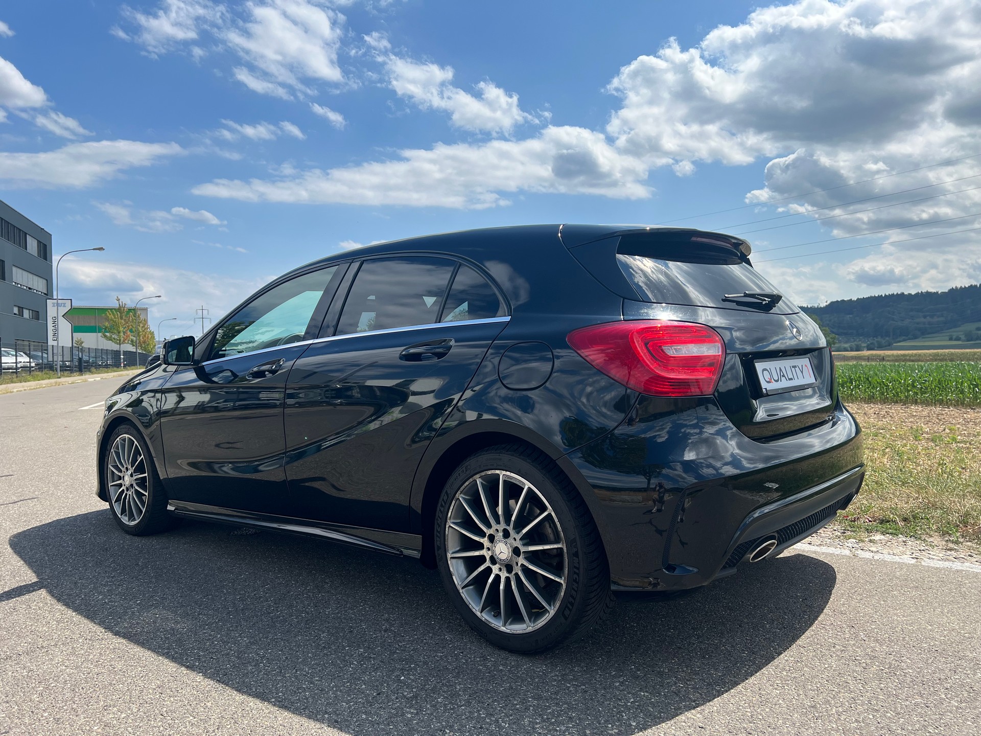 MERCEDES-BENZ A 250 AMG Line 4Matic 7G-DCT-image-10