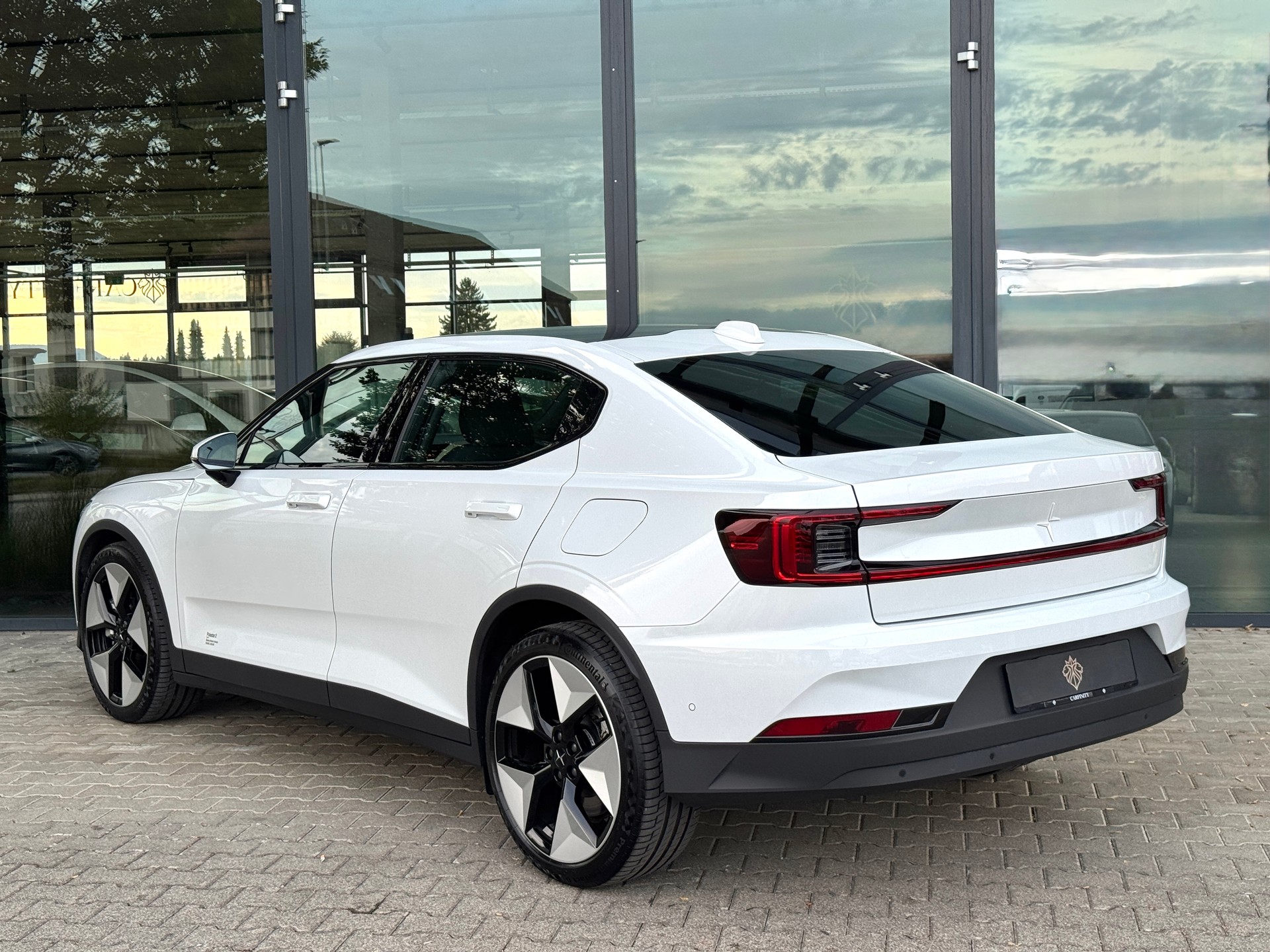 POLESTAR Polestar 2 Long Range Dual 78 kWh-showroom-element-3