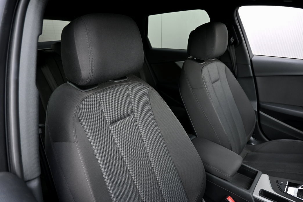 AUDI A4 Avant 2.0 TDI 35 S-tronic-image-5