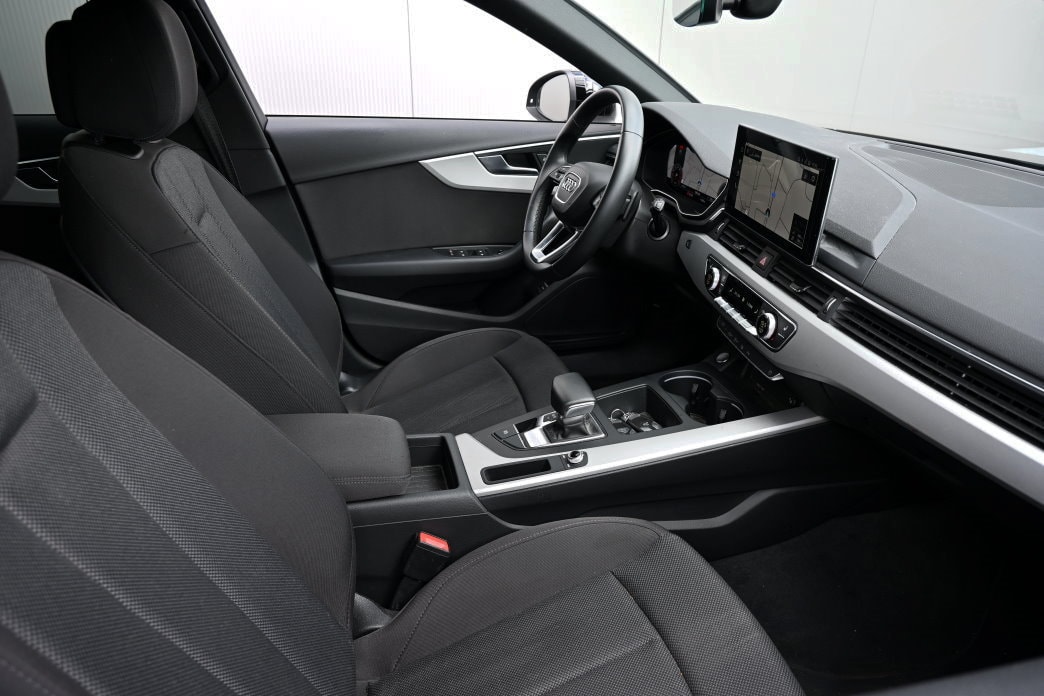 AUDI A4 Avant 2.0 TDI 35 S-tronic-image-4