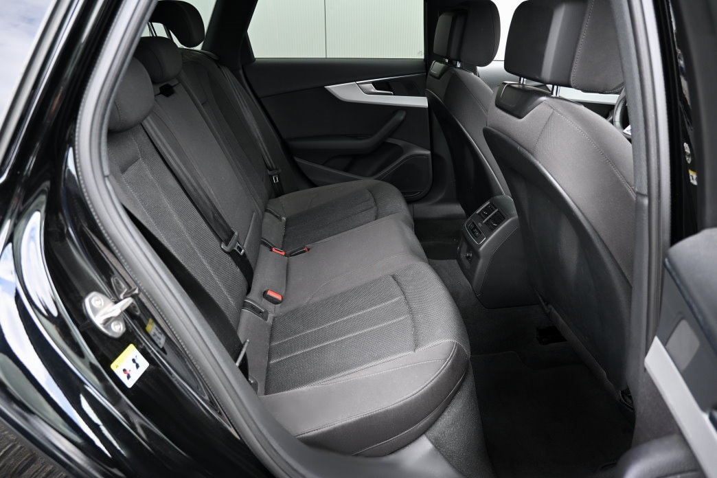 AUDI A4 Avant 2.0 TDI 35 S-tronic-image-7