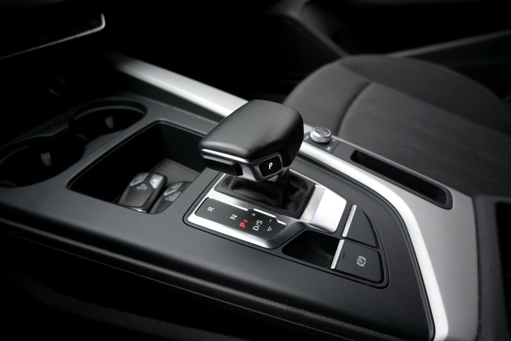 AUDI A4 Avant 2.0 TDI 35 S-tronic-image-9