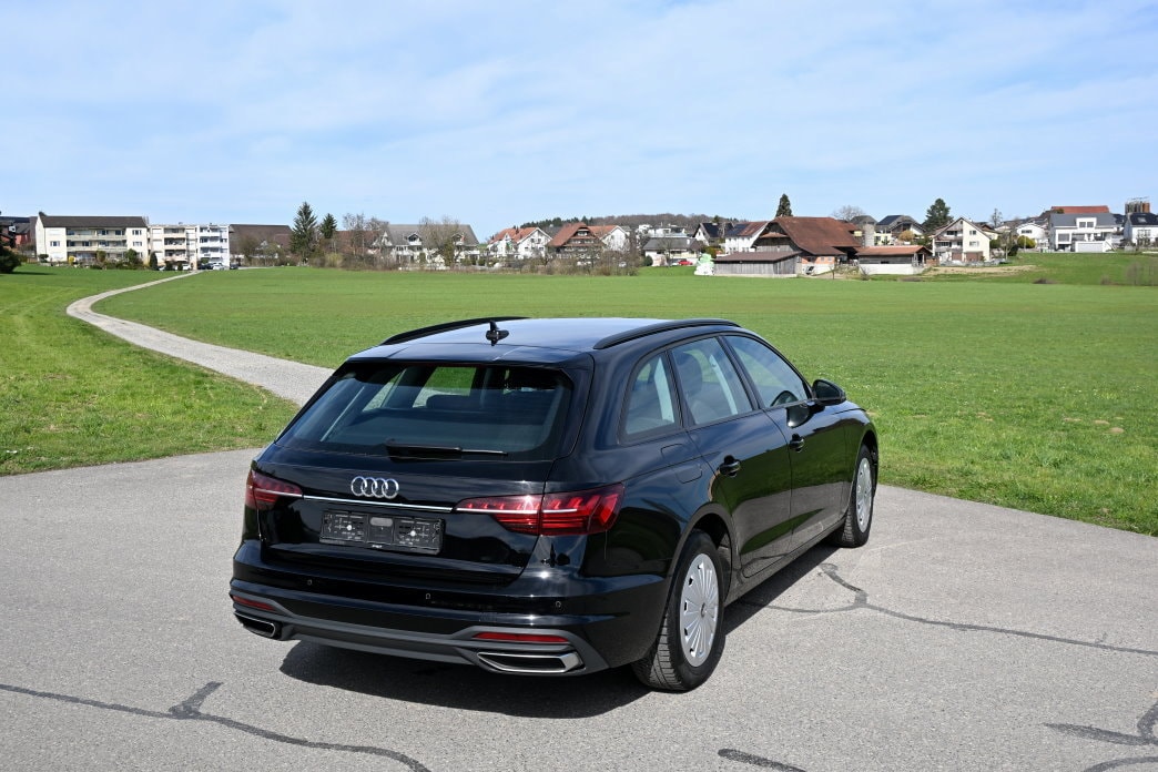 AUDI A4 Avant 2.0 TDI 35 S-tronic-image-2