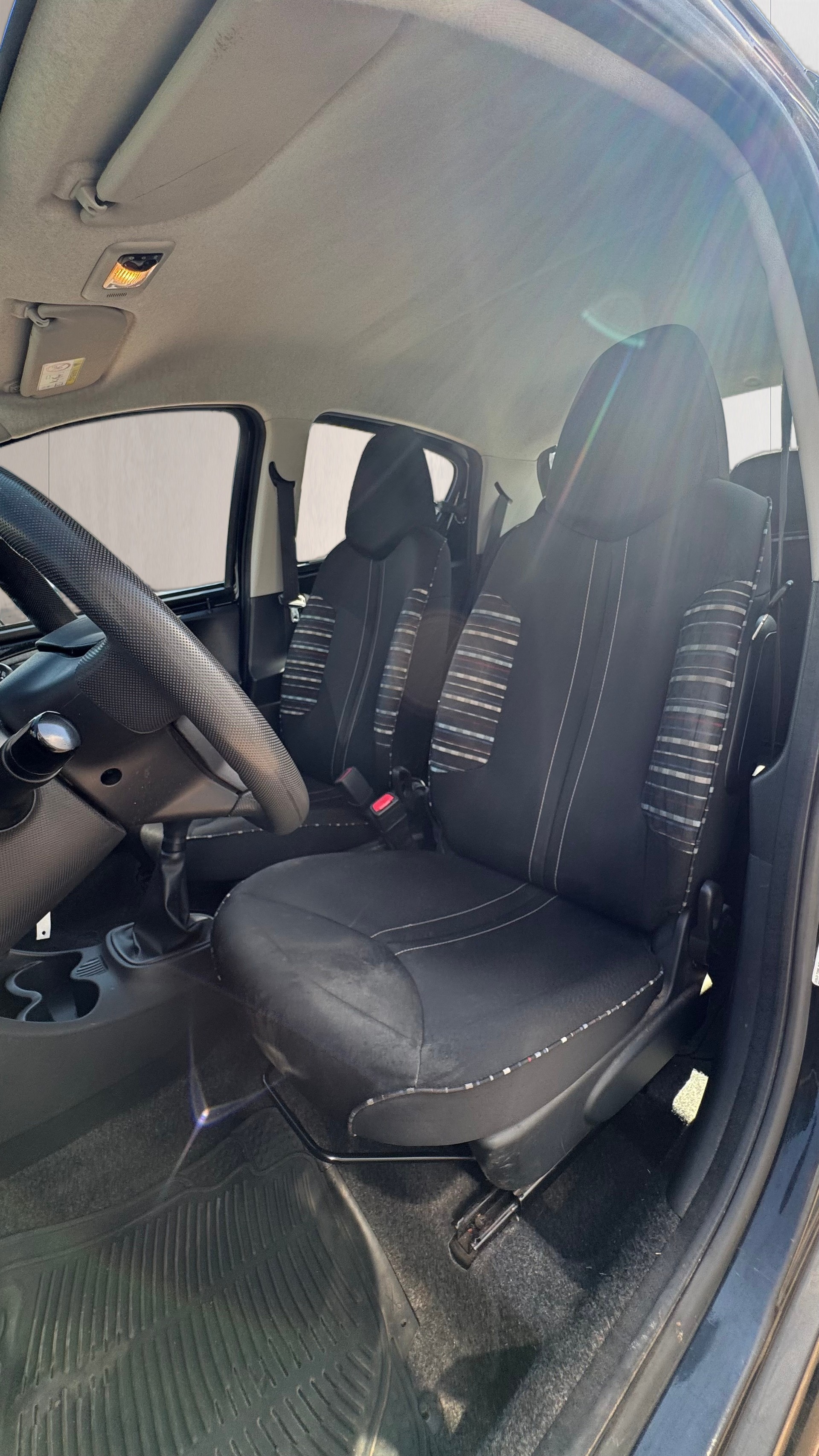CITROEN C1 1.0i Attraction-image-17