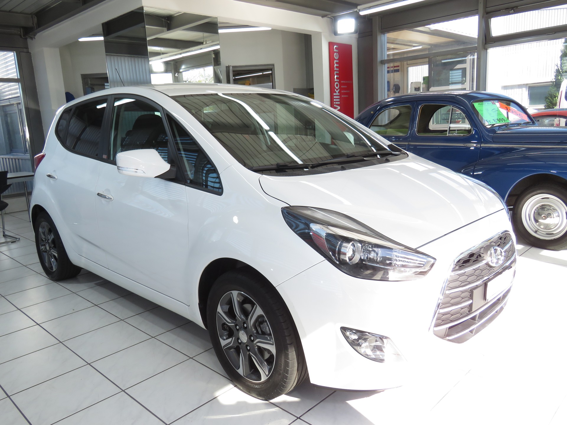 HYUNDAI iX20 1.6 Amplia Automat-showroom-element-2