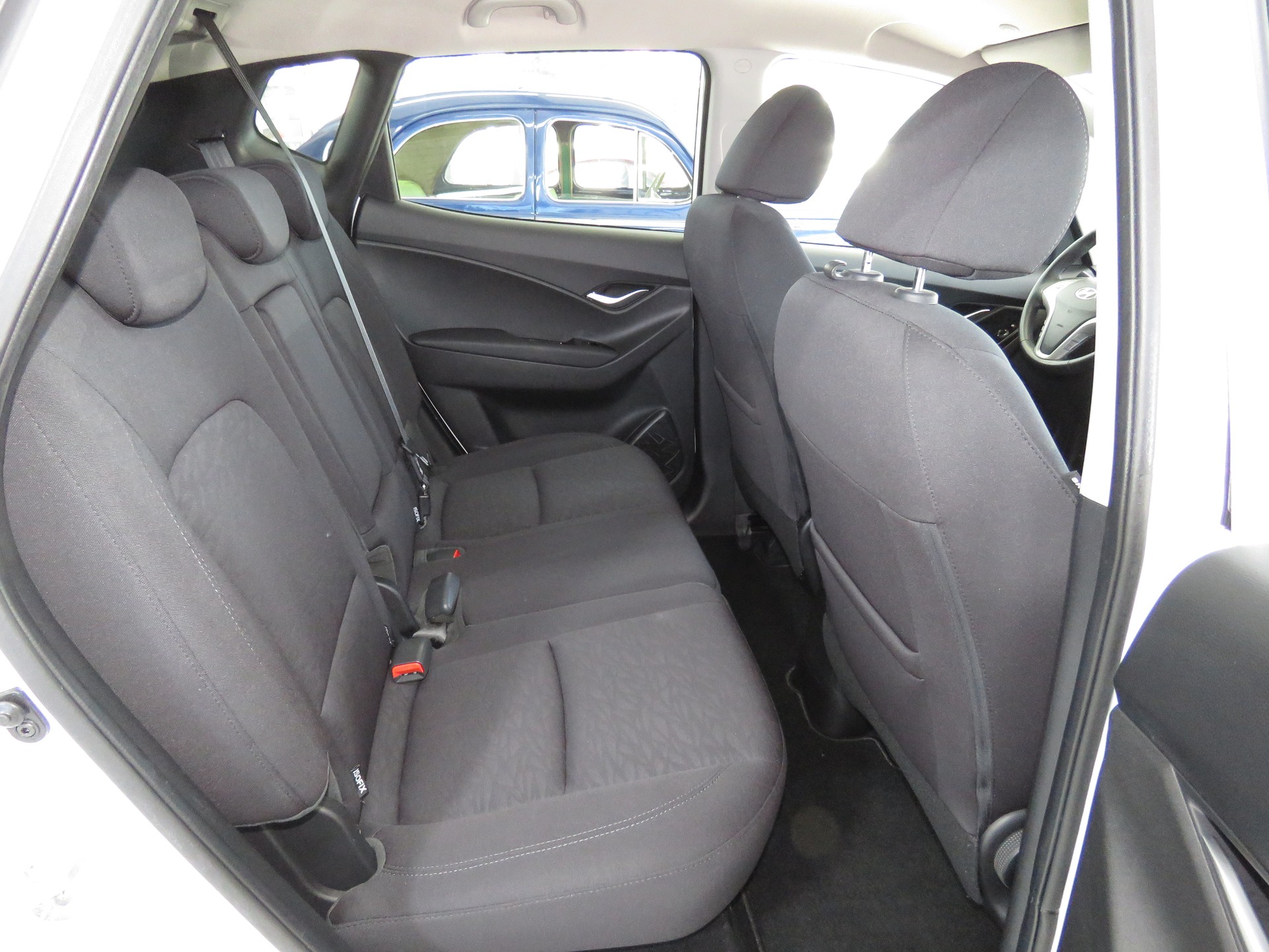 HYUNDAI iX20 1.6 Amplia Automat-image-10