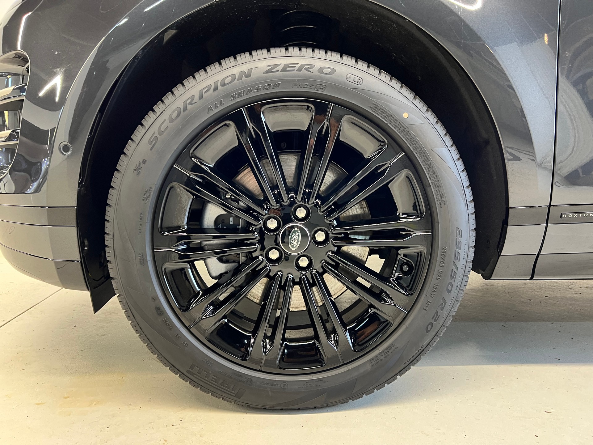 LAND ROVER Range Rover Evoque 1.5 T 270e Hoxton Edition-image-10