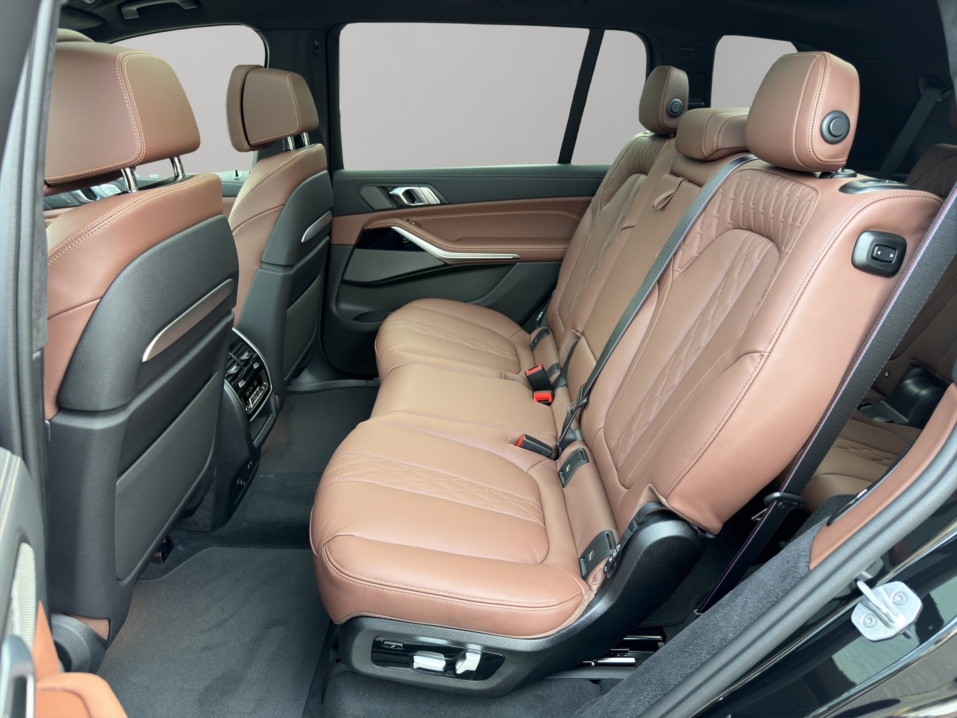 BMW X7 xDrive 48V 40d M Sport Pro Steptronic-image-17