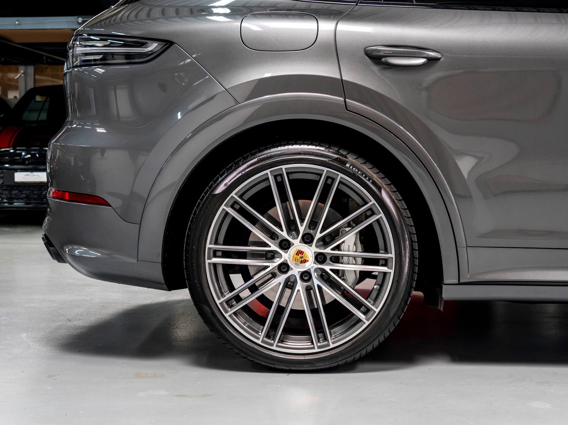 PORSCHE Cayenne GTS-image-9