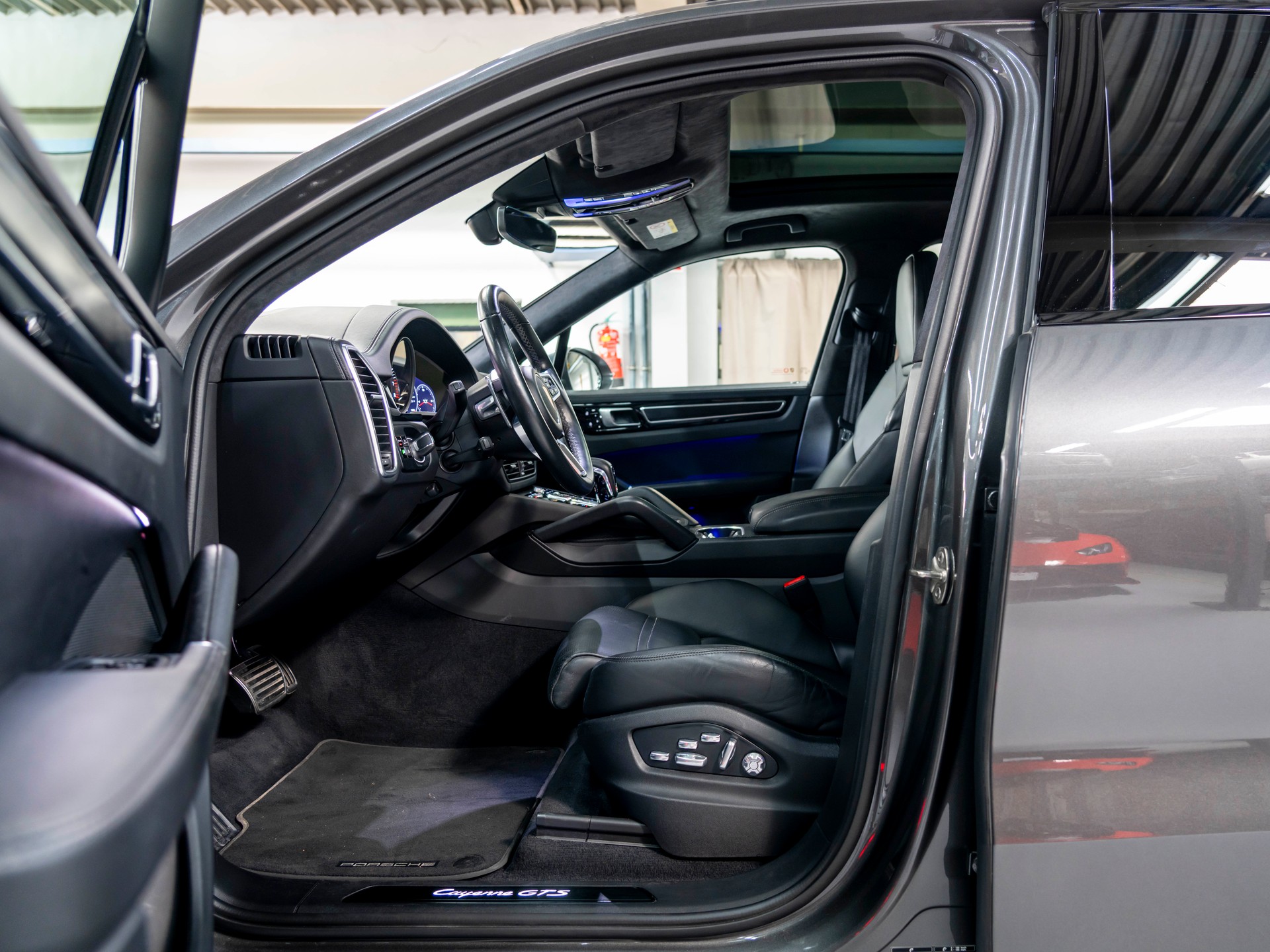 PORSCHE Cayenne GTS-image-19