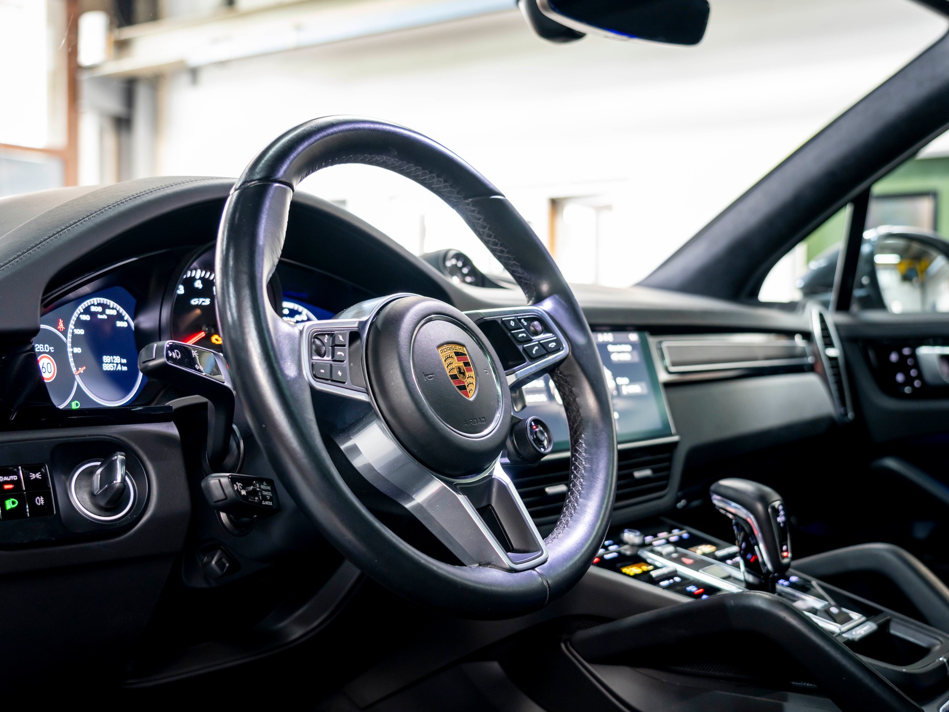 PORSCHE Cayenne GTS-image-14