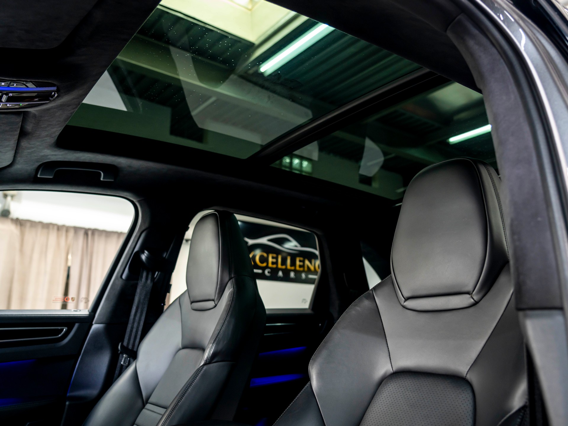 PORSCHE Cayenne GTS-image-17