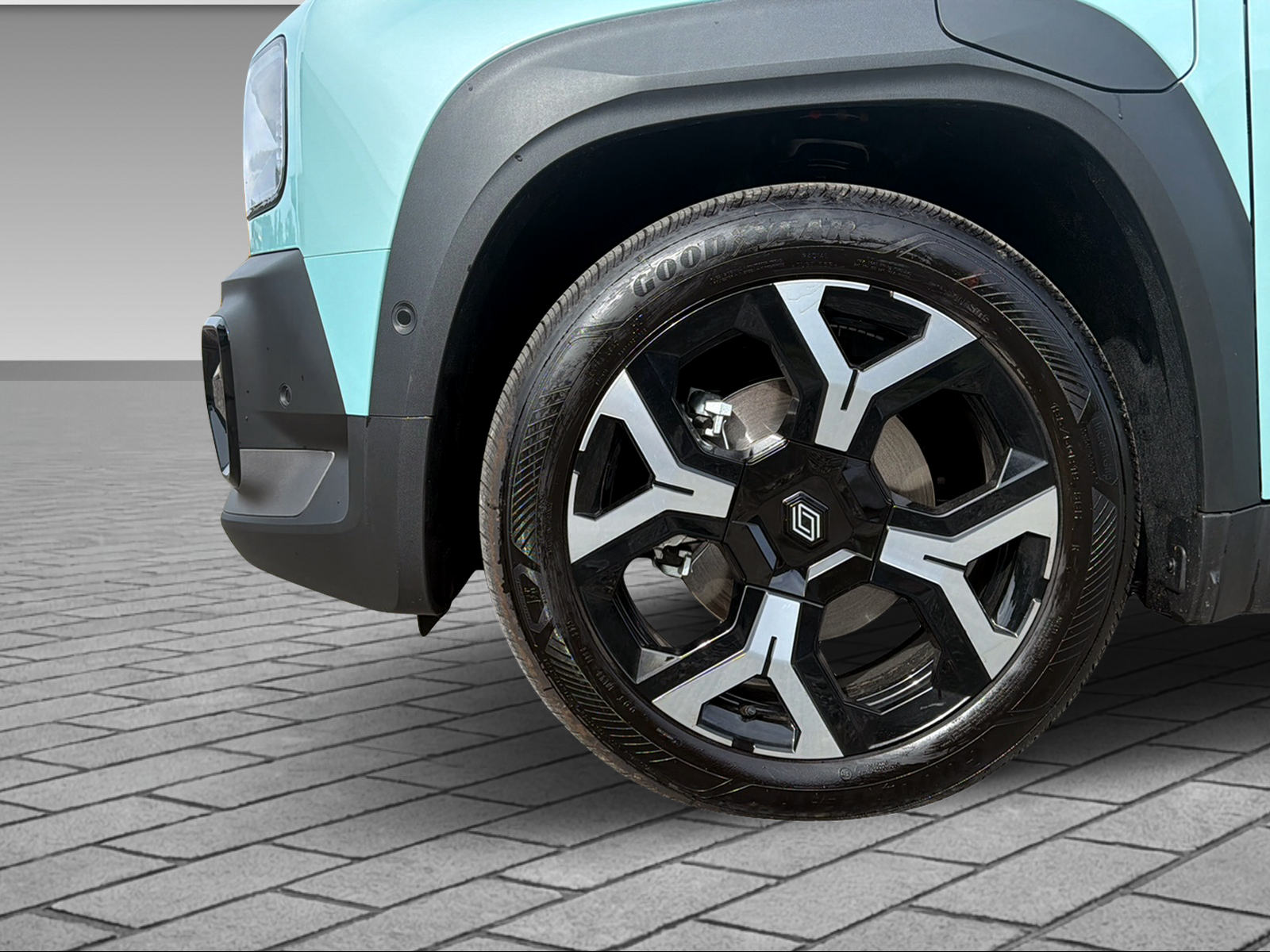RENAULT R4 E-Tech Comfort Range techno-showroom-element-3
