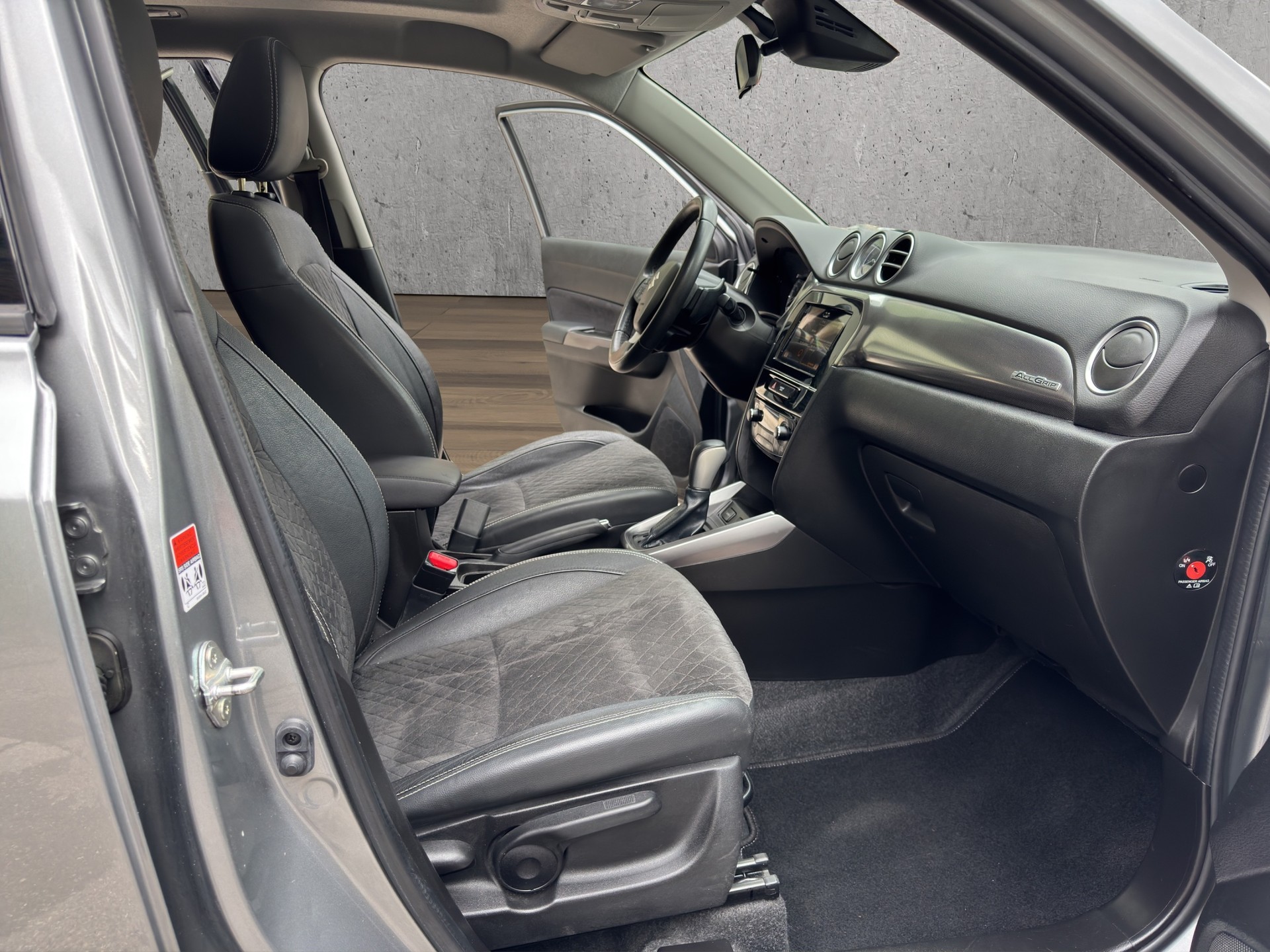SUZUKI Vitara 1.4 Boosterjet Compact Top Automatic-image-12