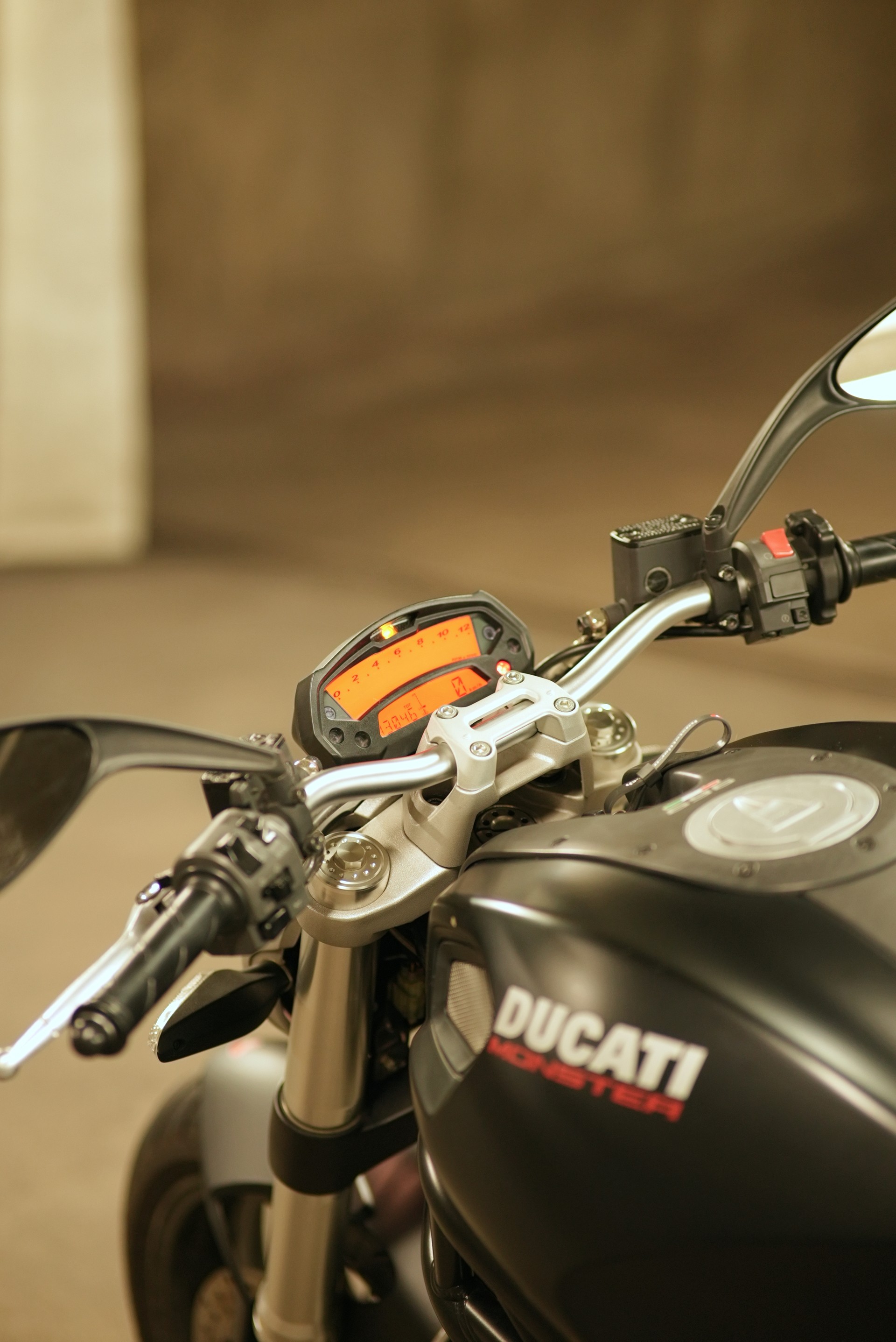 DUCATI Monster 696M ABS-image-8