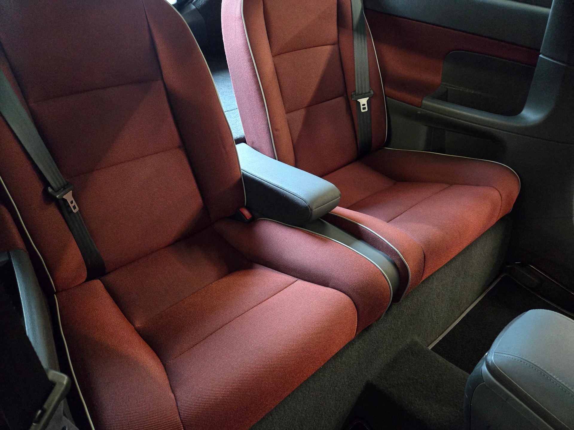 VOLVO C30 2.0-image-6