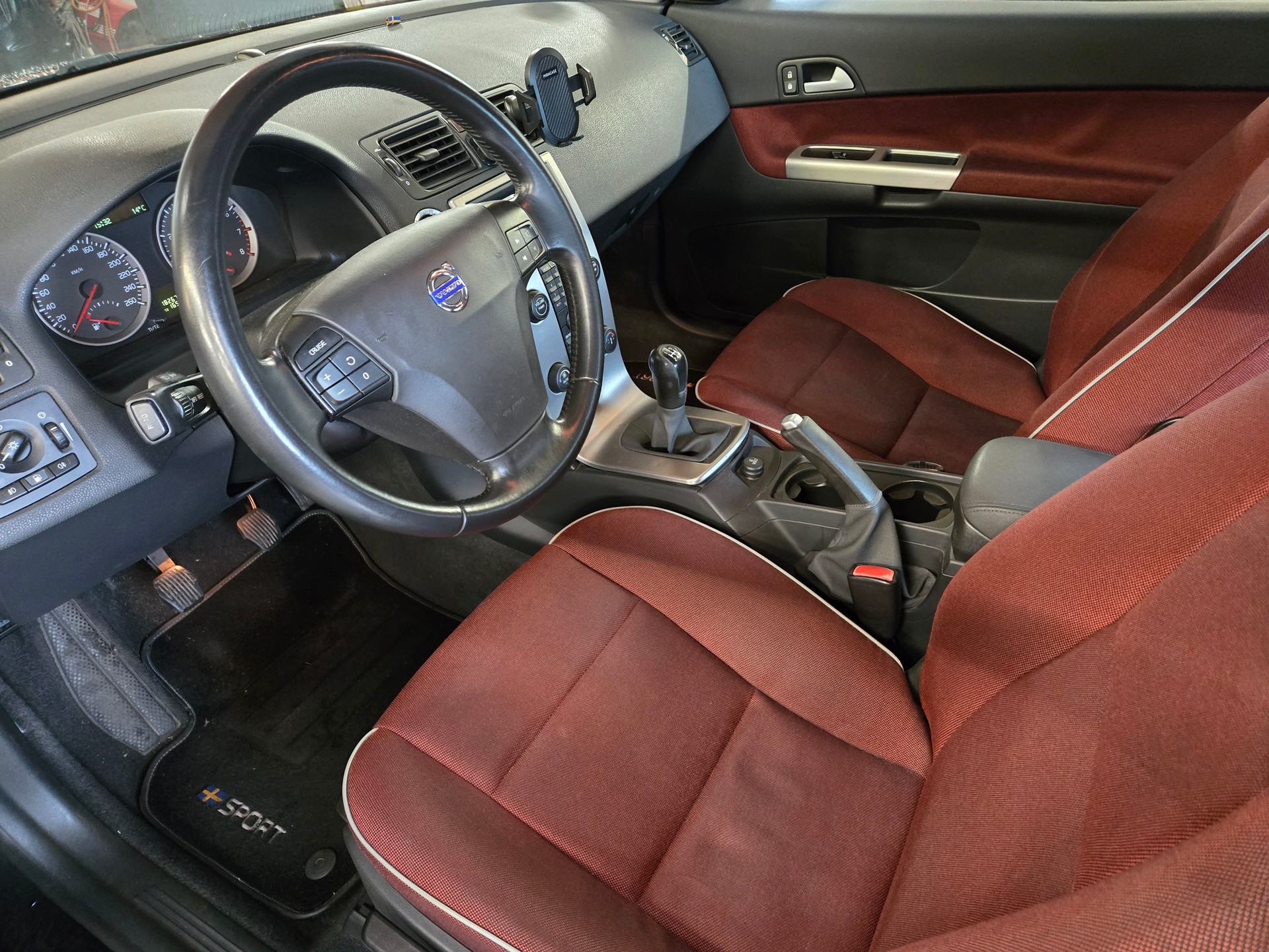 VOLVO C30 2.0-image-8